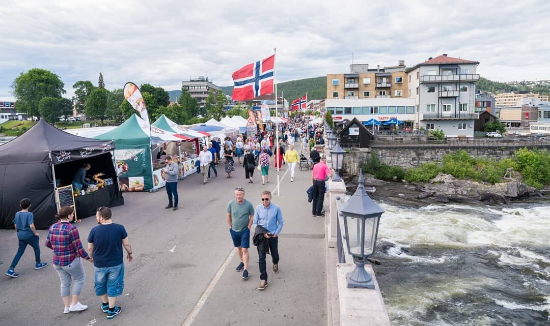 Et lite steg inn i de voksnes rekker. Kongsberg Jazzfestival har bydd p&aring; utrolig mye bra musikk, fra det veldig jazzete saxunikumet Archie Shepp, The Blind Boys of Alabama, det noe jazzete Highasakite til en noe mindre jazzete Alan Walker. Impo