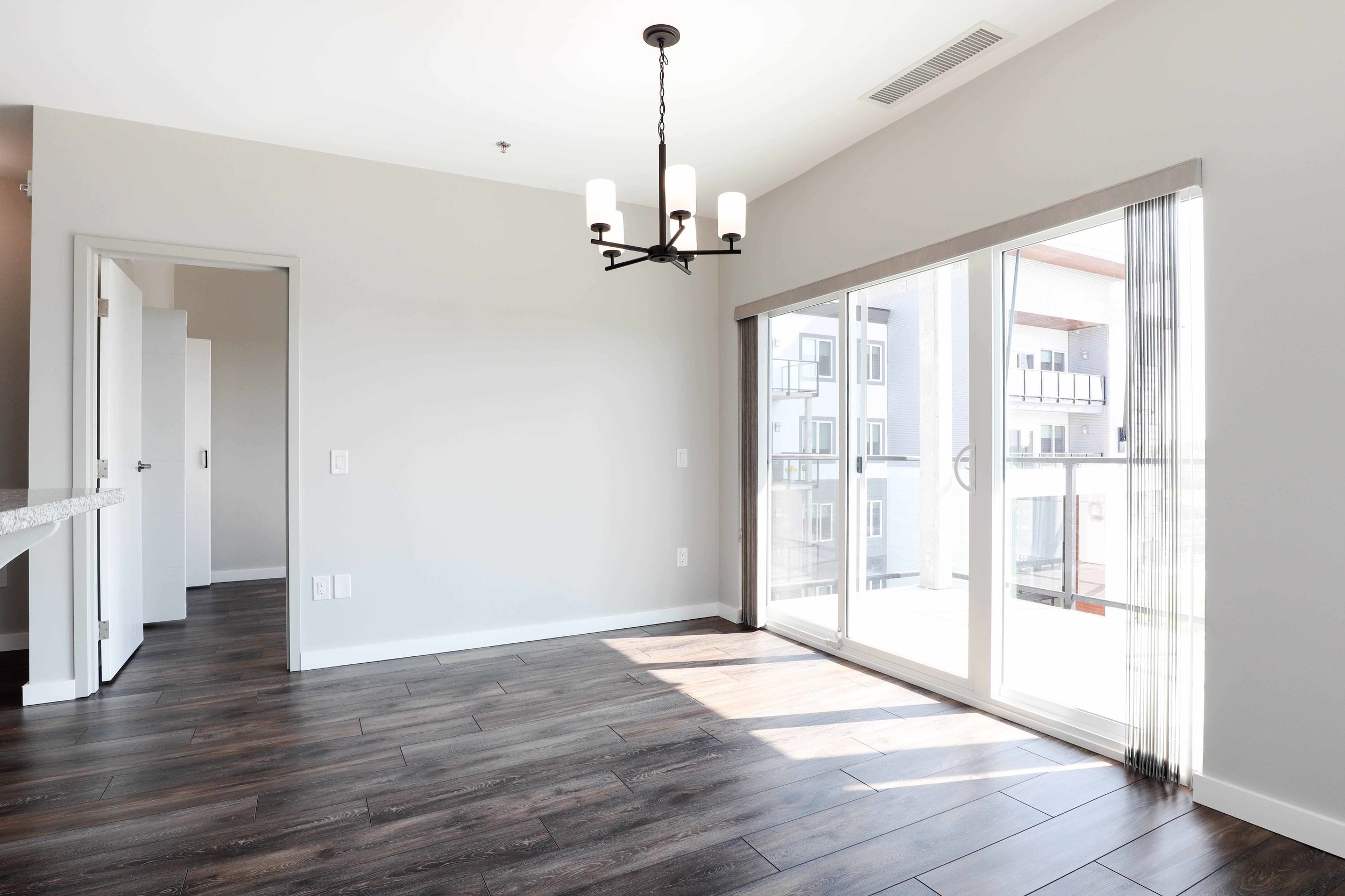 11-dining room.jpg