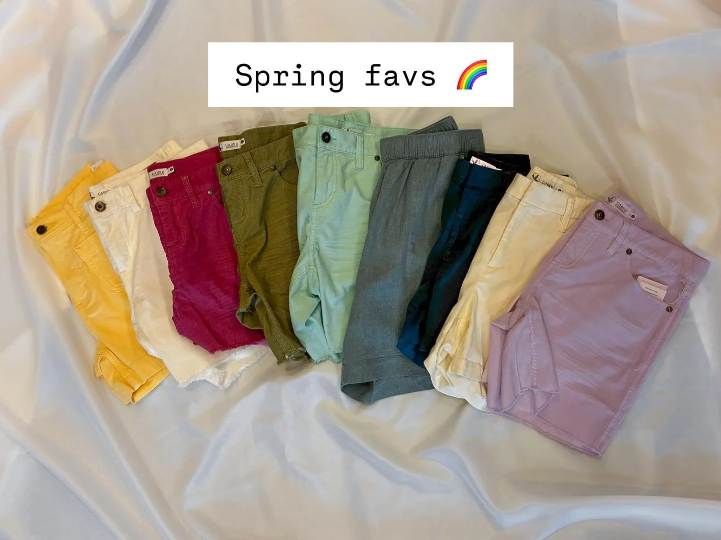 Springtime means adding a pop of color to your rotation 🌈 Mix and match with our favorites from @carvedesigns , @patagonia and @toadandcoclothing 💐🌷

#carvedesigns #patagonia #toadandco #smallbusiness #shoplocal