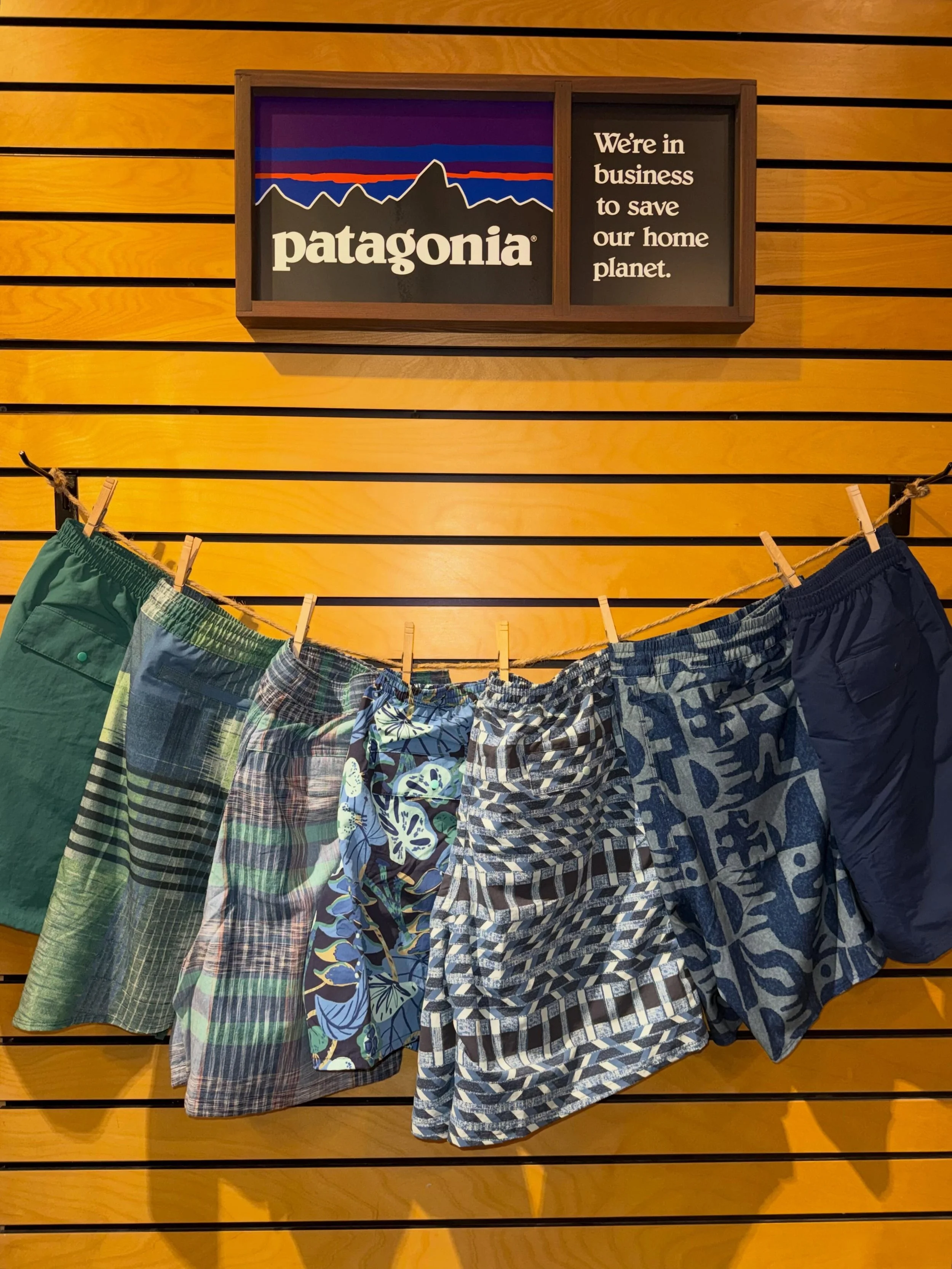 Did someone say men&rsquo;s Patagonia Baggies? We have a variety of colors and patterns perfect for any outdoor activity! ⚓️🌊🩳

#shoplocal #shopsmall #boardshorts