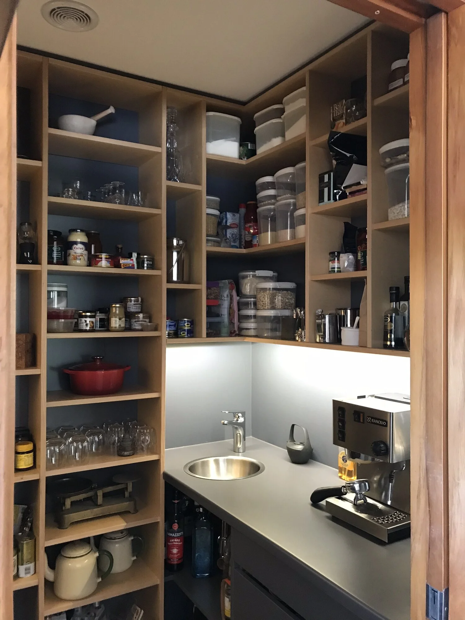 pantry 04.jpeg