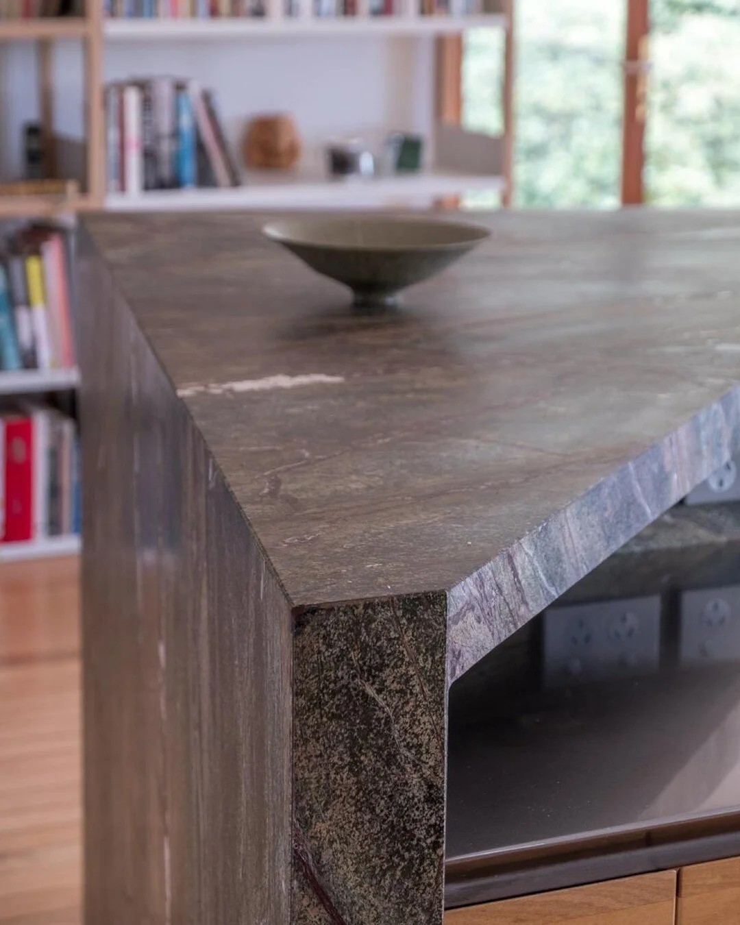 Kitchen renovation.
Marble Block details⁠.
⁠
Stone bench: @italianstoneltd⁠
⁠________⁠
Read more about this project on the Common Space website linked in bio. ⁠
⁠
https://www.commonspace.co.nz/project-marbleblock⁠
_________⁠
#Kitchenrenovation #archi