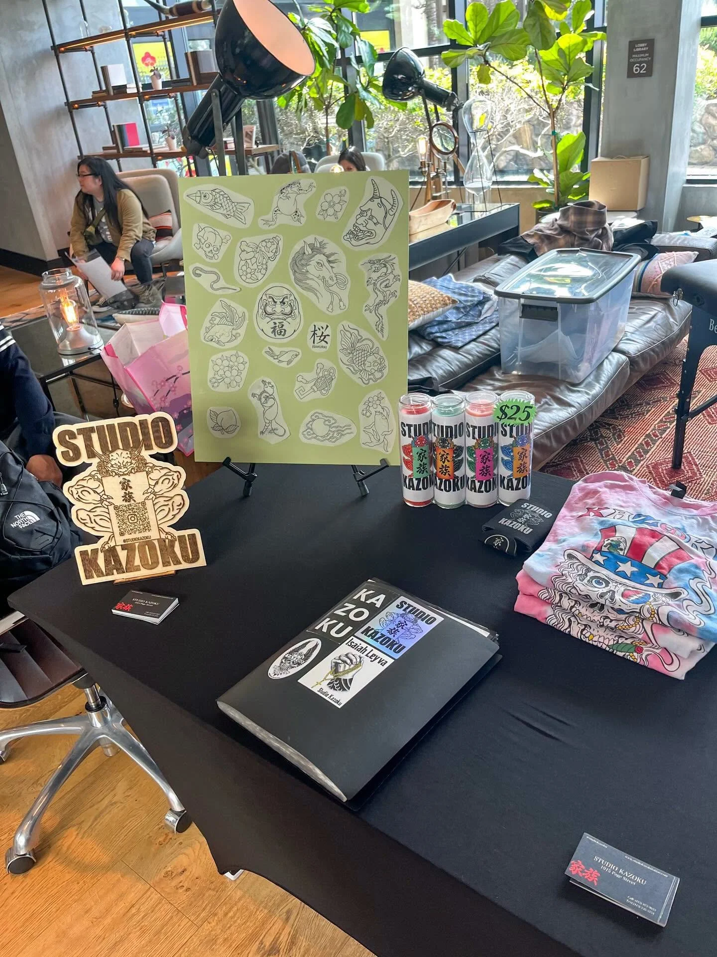 STUDIO KAZOKU - LAST DAY! 🌸🌟

Today is the final day for the @studiokazoku tattoo pop up at @hotelkabuki for the Cherry Blossom Festival! 

If you want a new tattoo definitely stop by and check out their set up in the Hotel Kabuki lobby today!
&bul