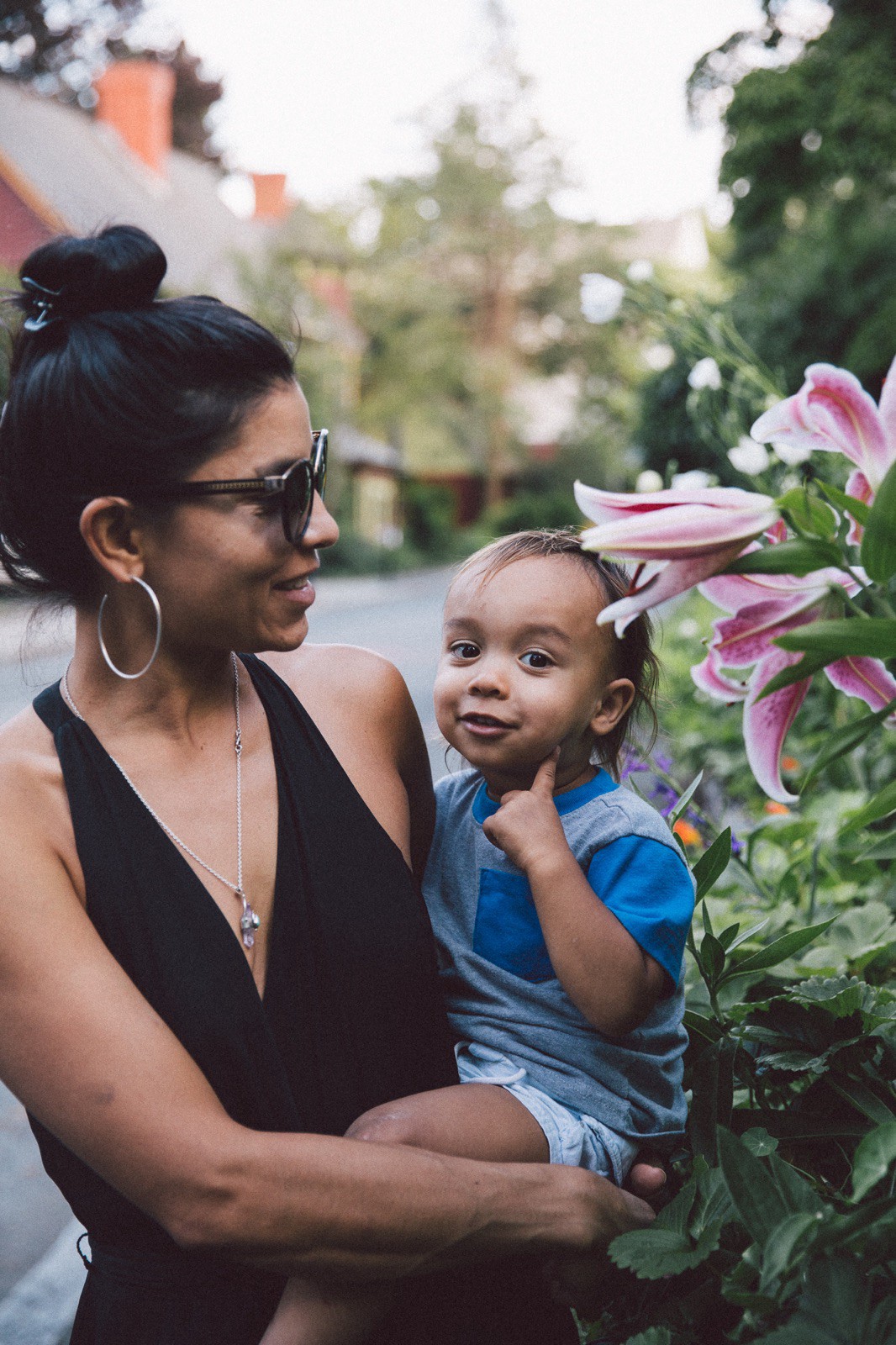 Cassandra and Ezi enjoying the flowers (Daniel Johnson Photo