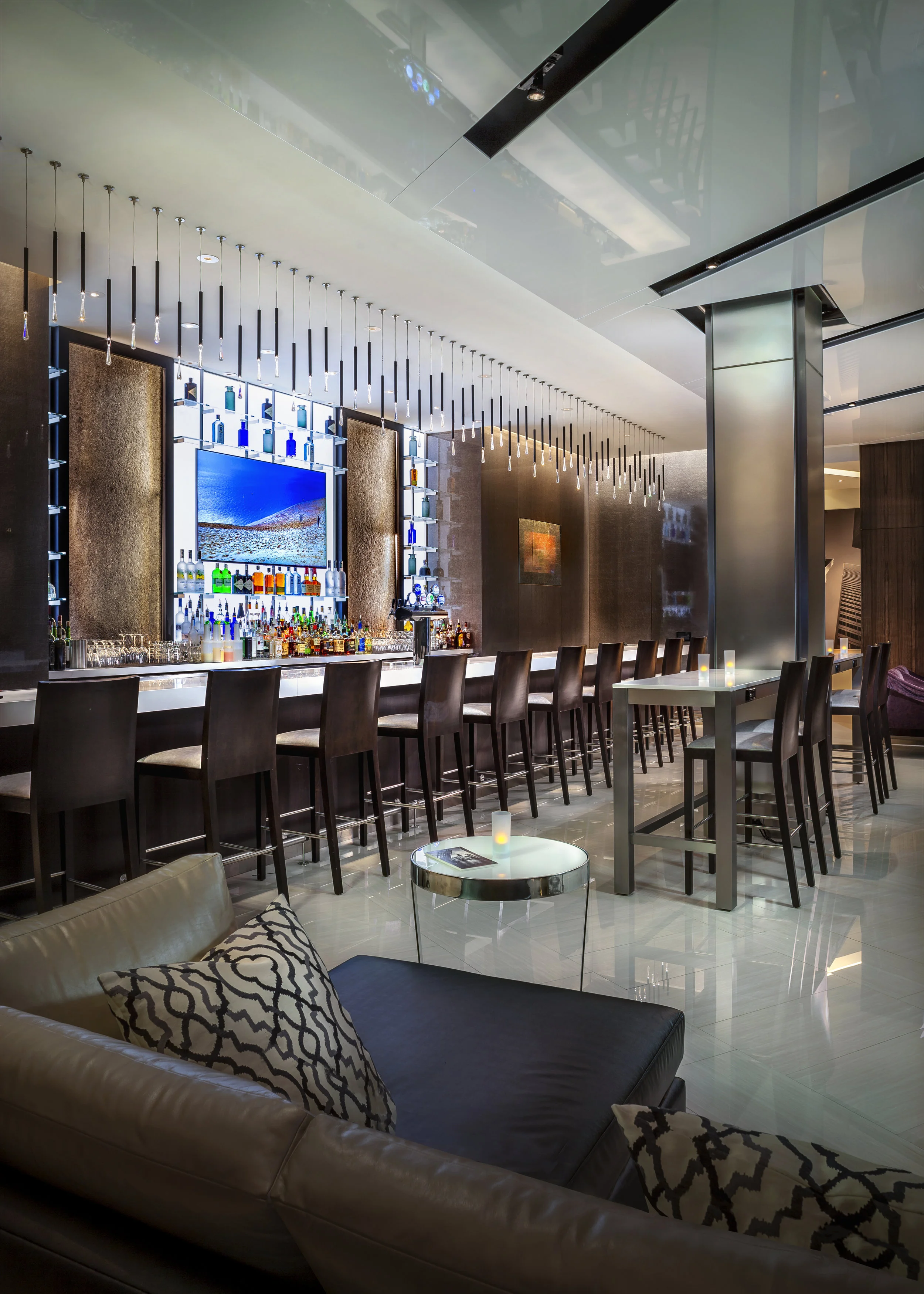 Hotel Chicago — Ealain
