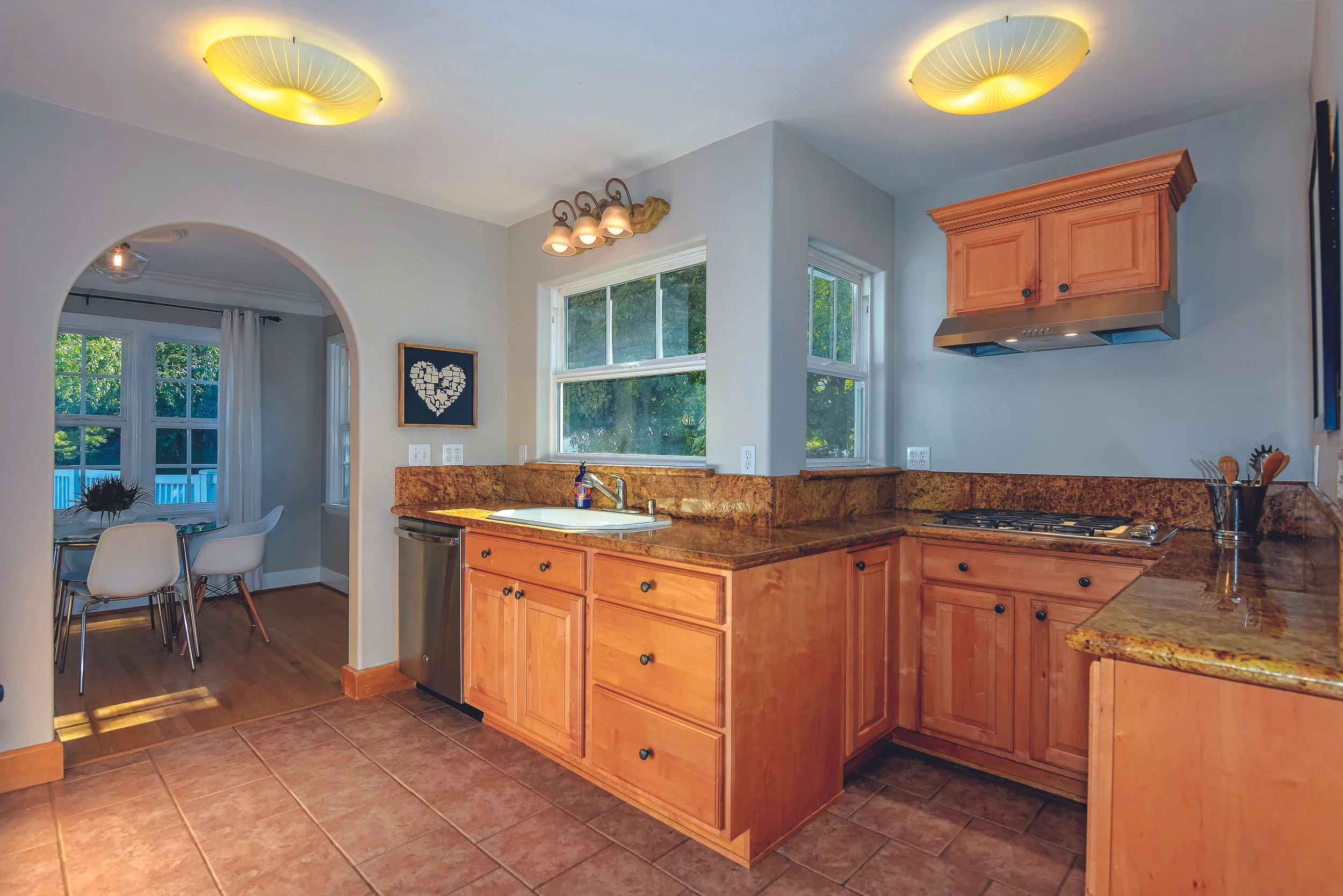 014_14-Kitchen.jpg