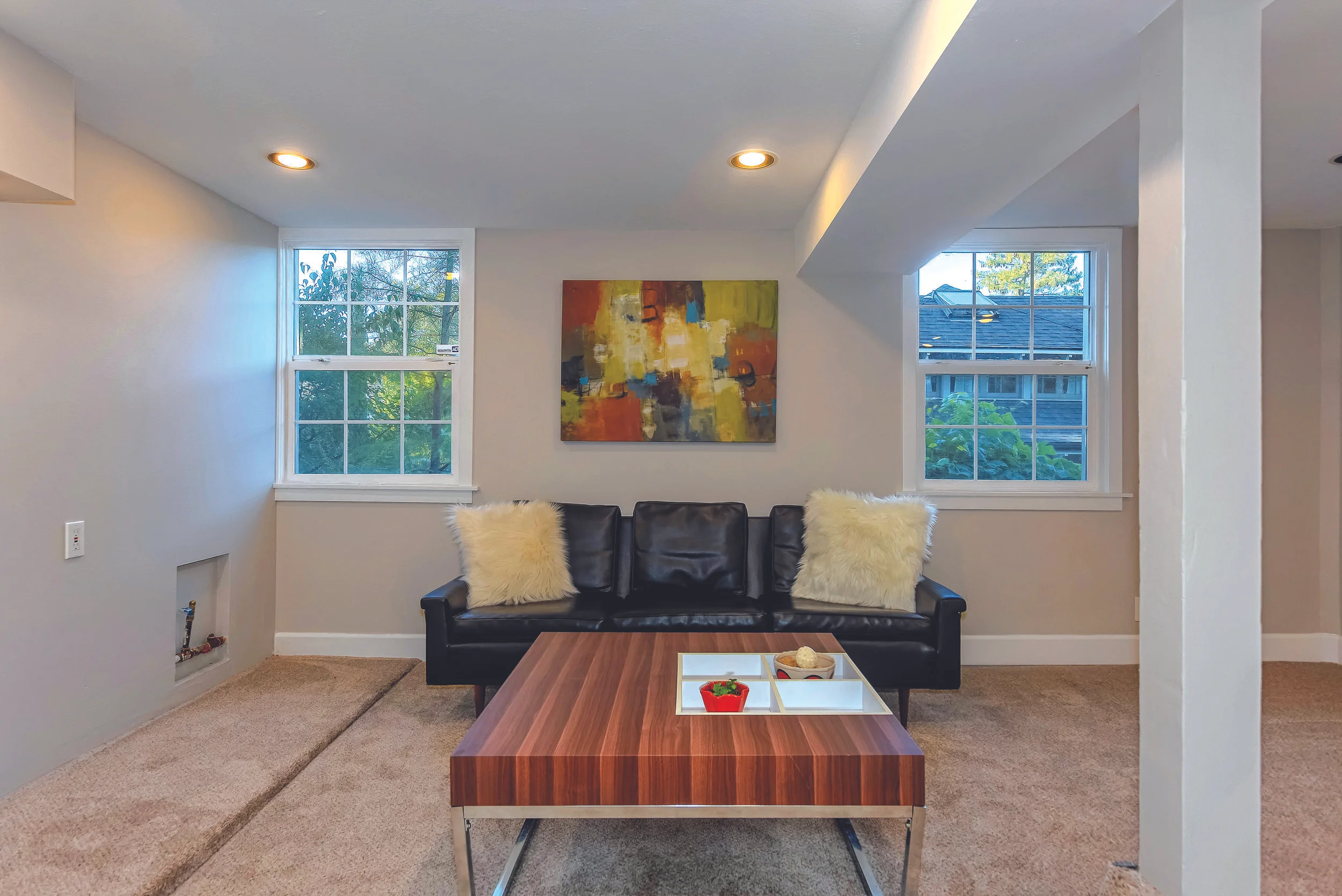 026_26-Family Room.jpg