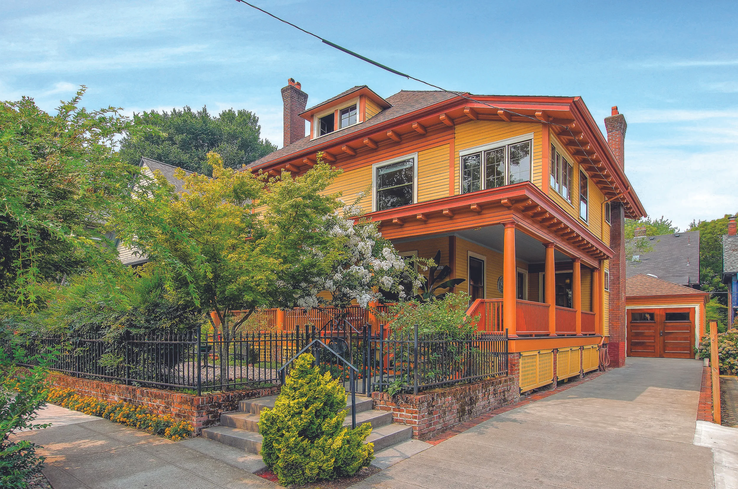 Grand Craftsman in desirable Nob Hill/Alphabet district!