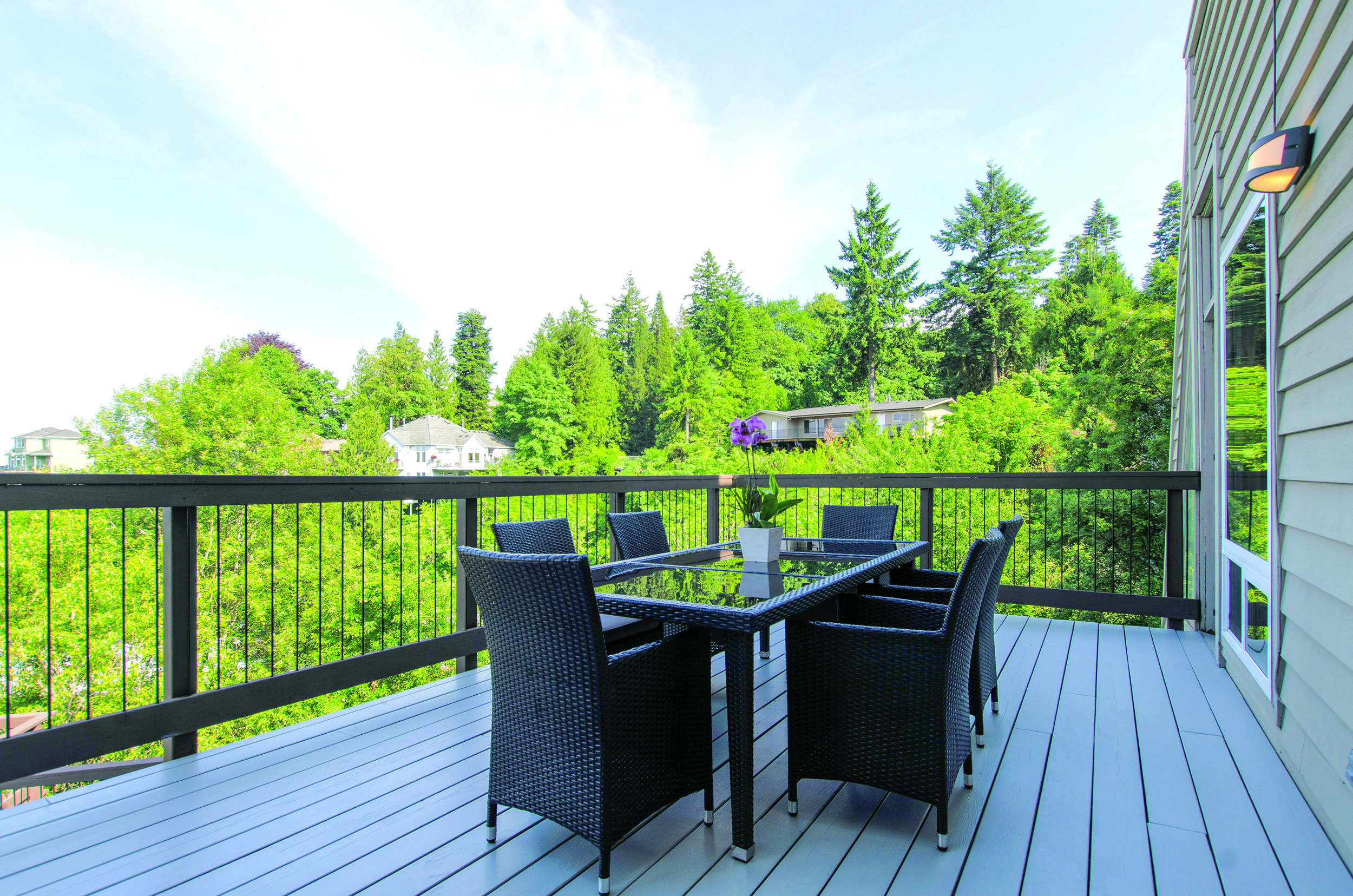 021_21-Deck.jpg