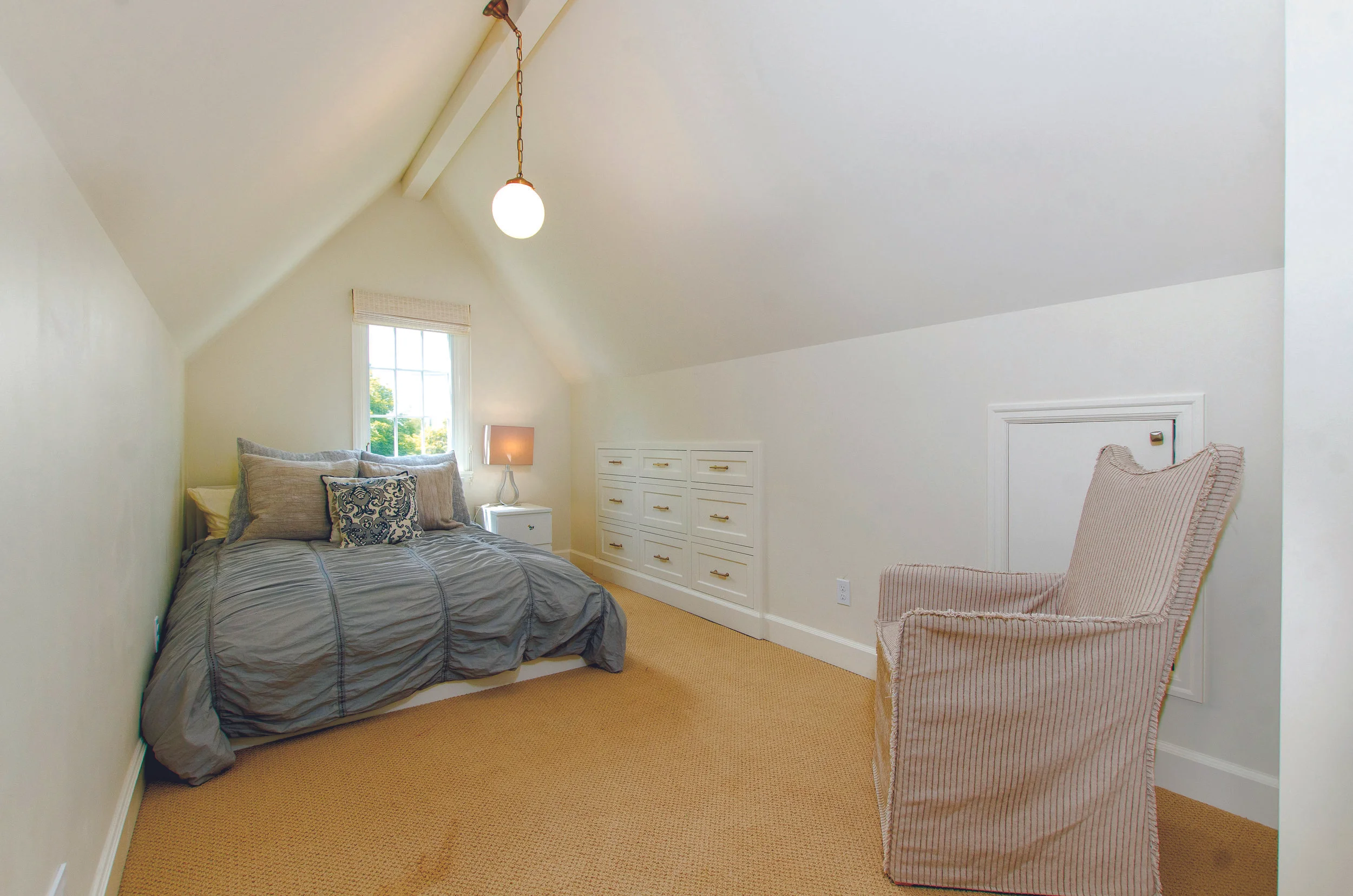 025_25-Bedroom 4.jpg