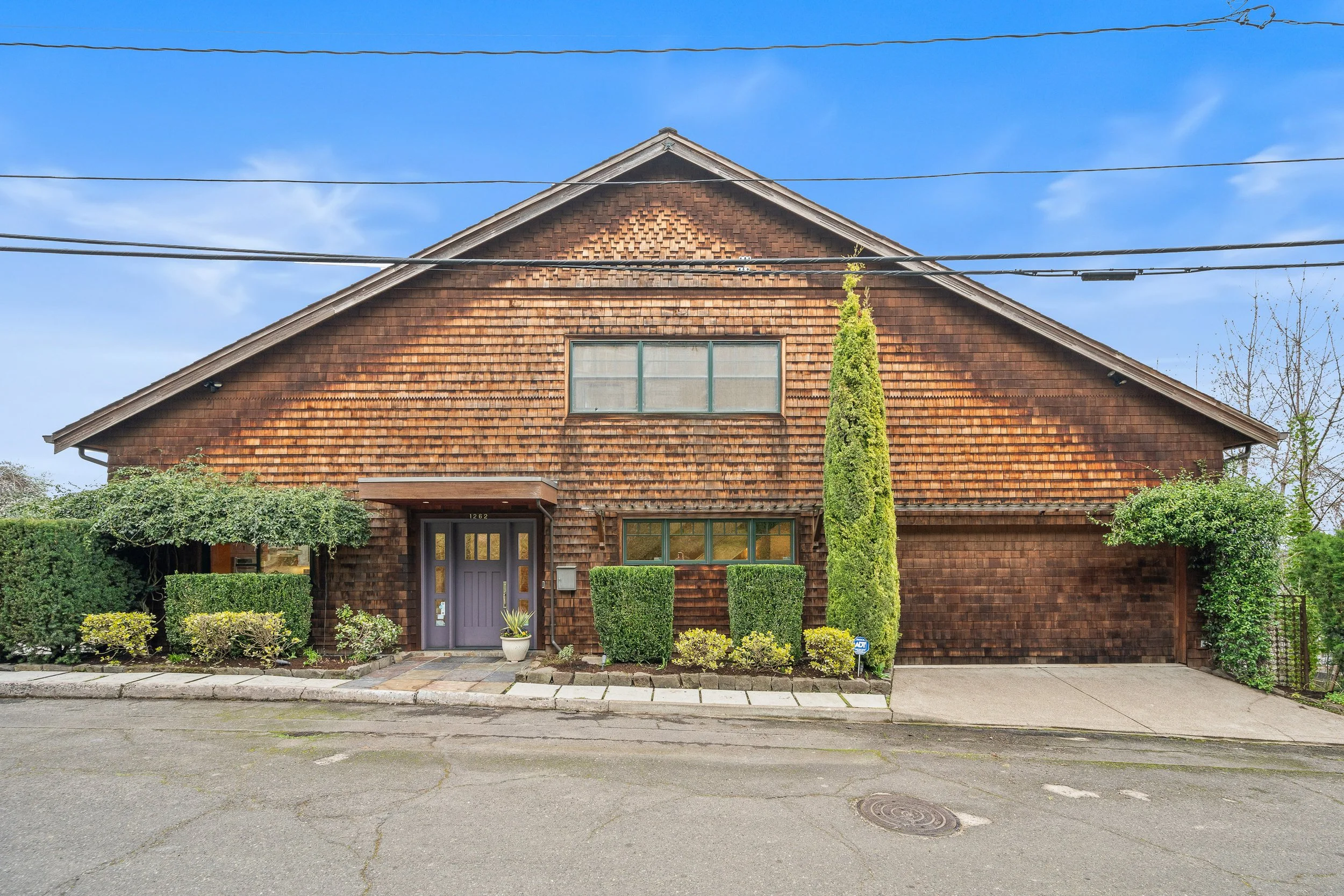 Kings Heights Contemporary with Sweeping City, River & Four-Mountain Views