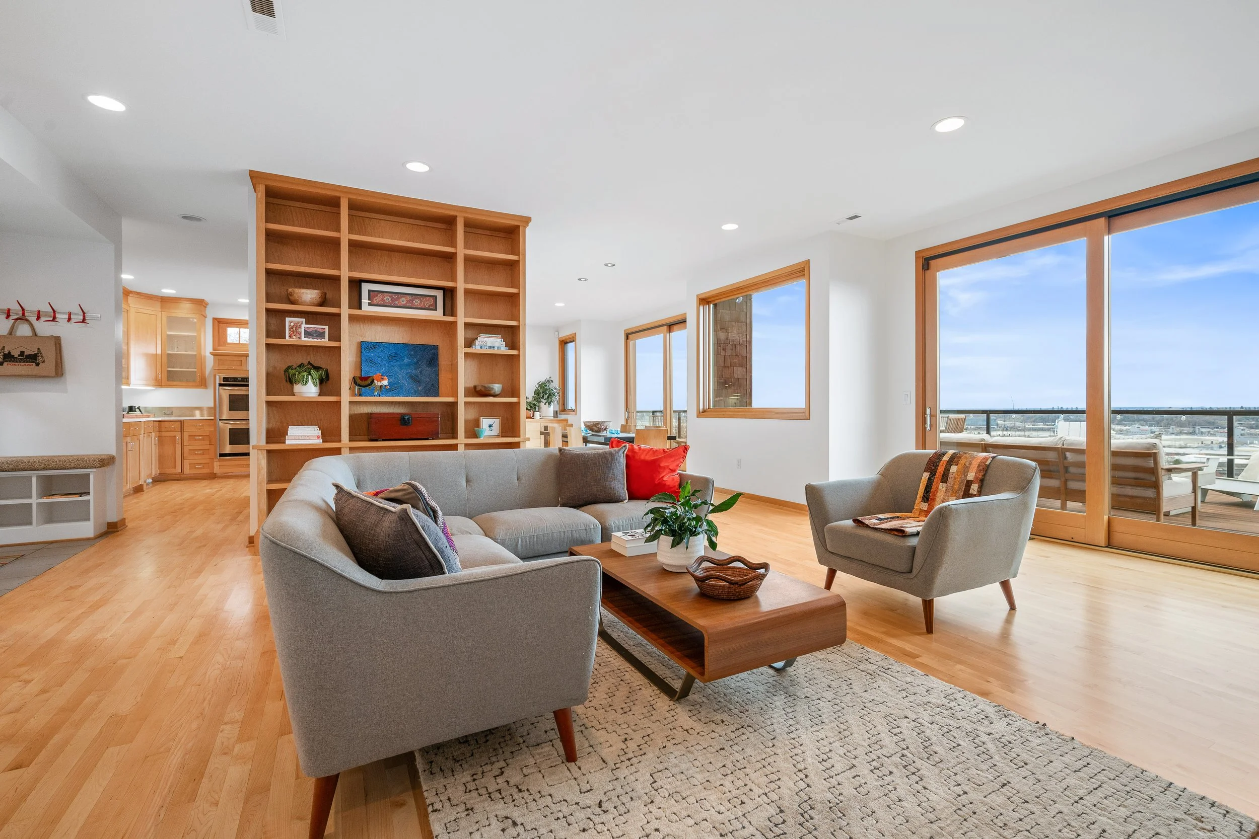 09-9 Living room.jpg