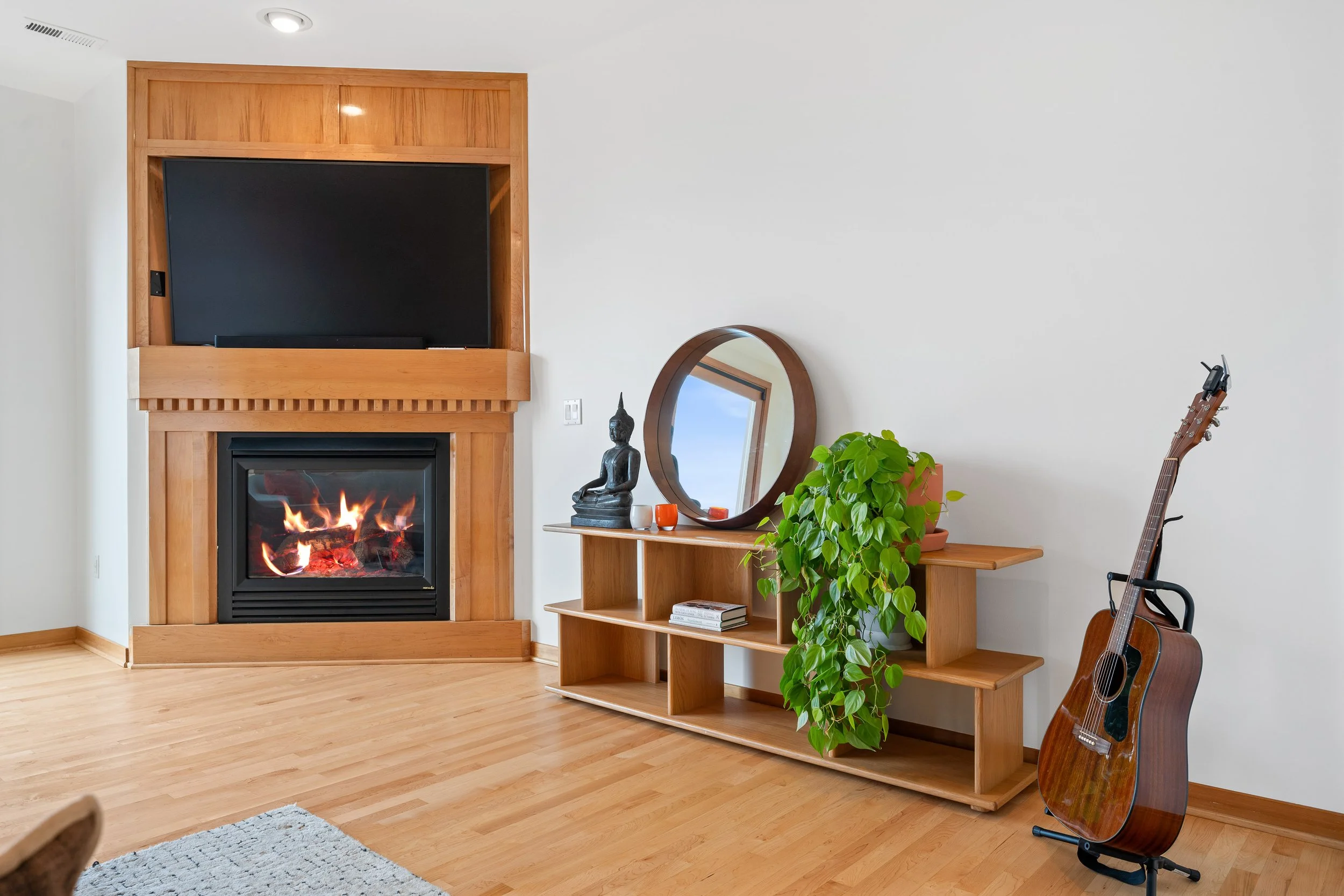  From almost every level, the horizon unfolds in a sweeping tableau. 