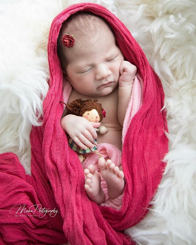 Few weeks old Hannah 💕
#newbornphotography #familyphotography