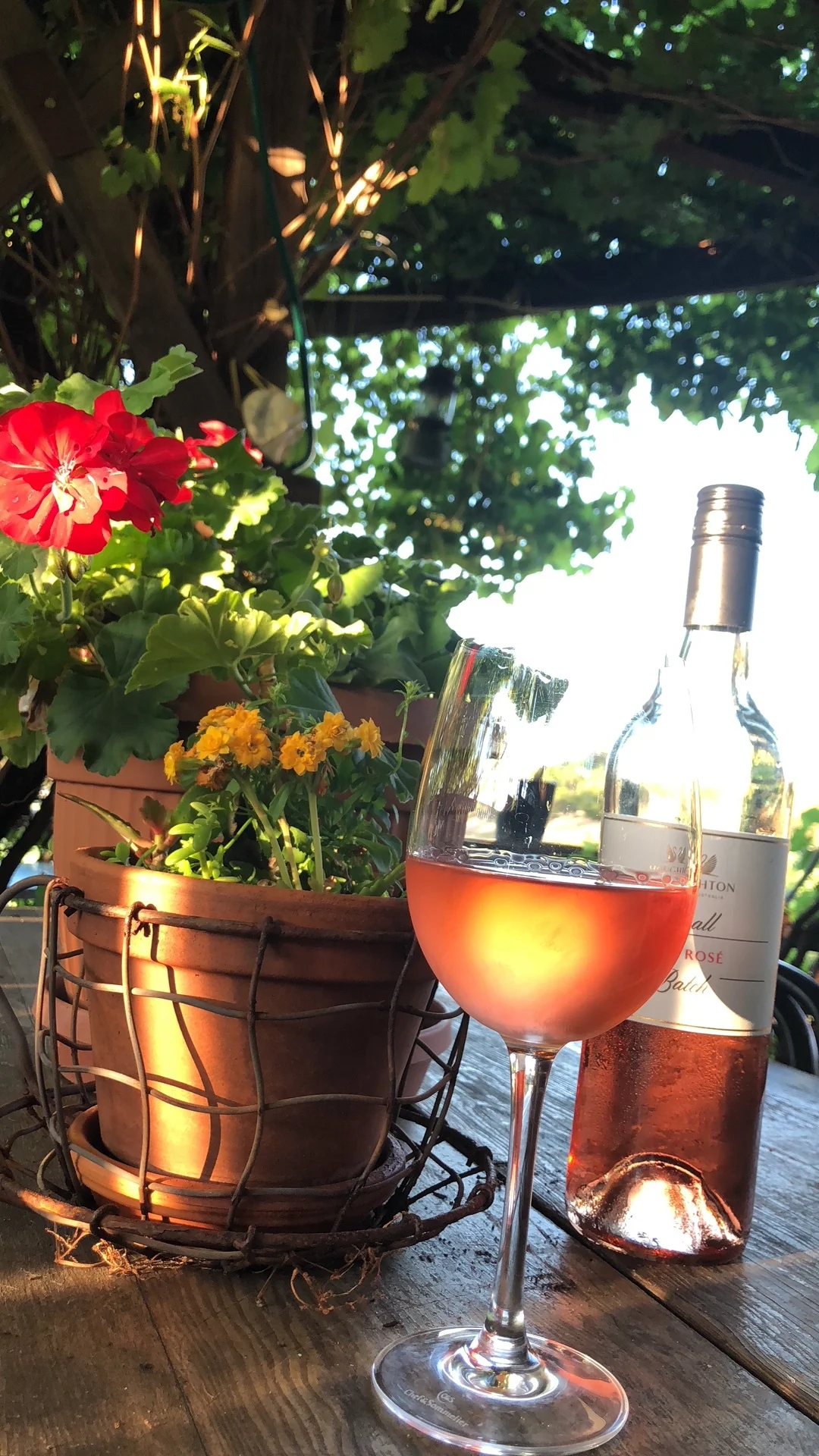 FRIDAY HAPPY HOUR FROM 5PM!!