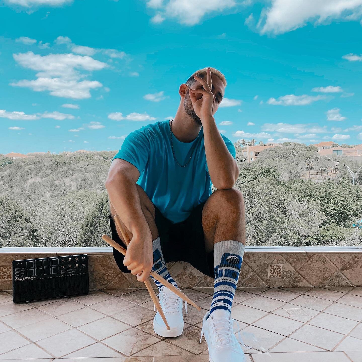 Heyyyyyy everyone 😊. So I got a new song, &amp; quarantine-compliant music video, dropping next Friday with the amazing @dondi_94! Happy summer vibes, we could use a little bit of that right?