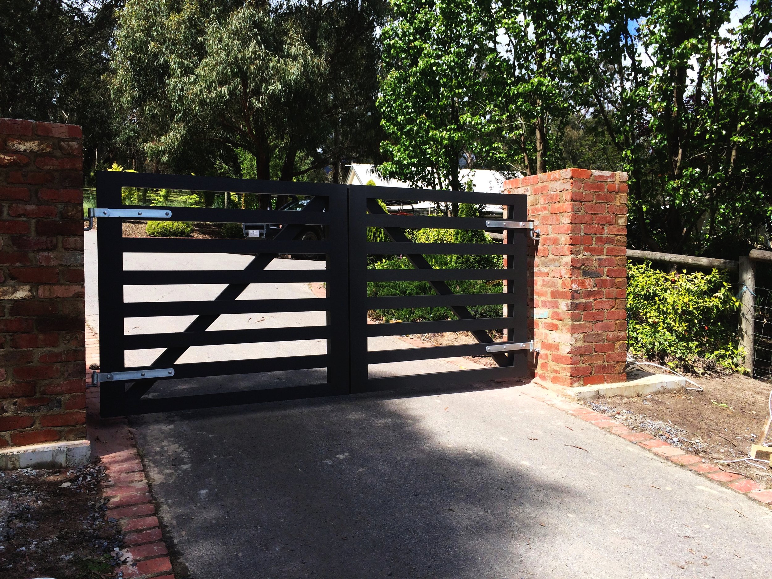 Black Timber Driveway Gates.jpg