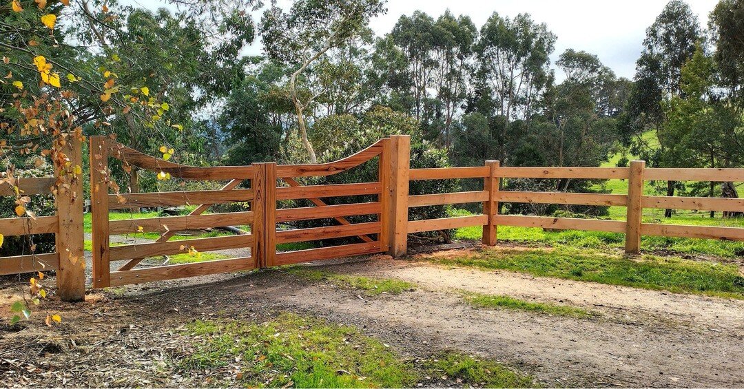 The newest entrance in Mirboo North.

A custom set of rural farm gates surrounded by post and rail fencing. 

It's always a gratifying moment when we take a step back after finishing a project and appreciate what we have delivered for our customers.
