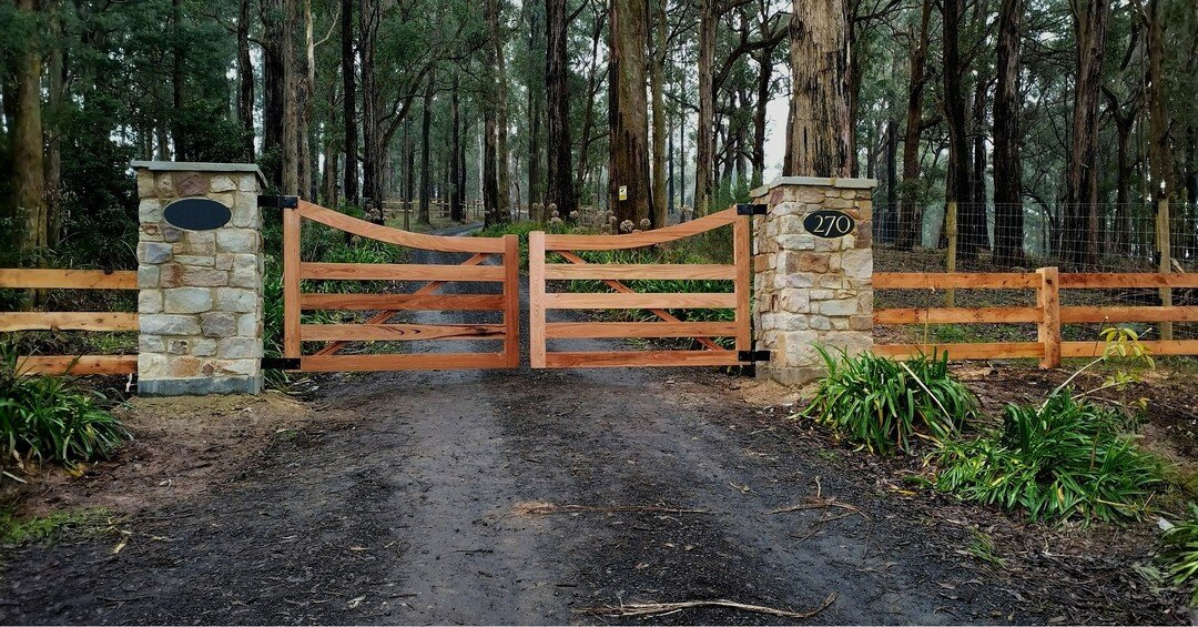 We love the look of this entrance in Gippsland, VIC. 

Custom made black hinges suit both the design and weight of the gate and allow our rural farm-style gates to swing perfectly on the customers brick piers.
#gippslandtimbergates