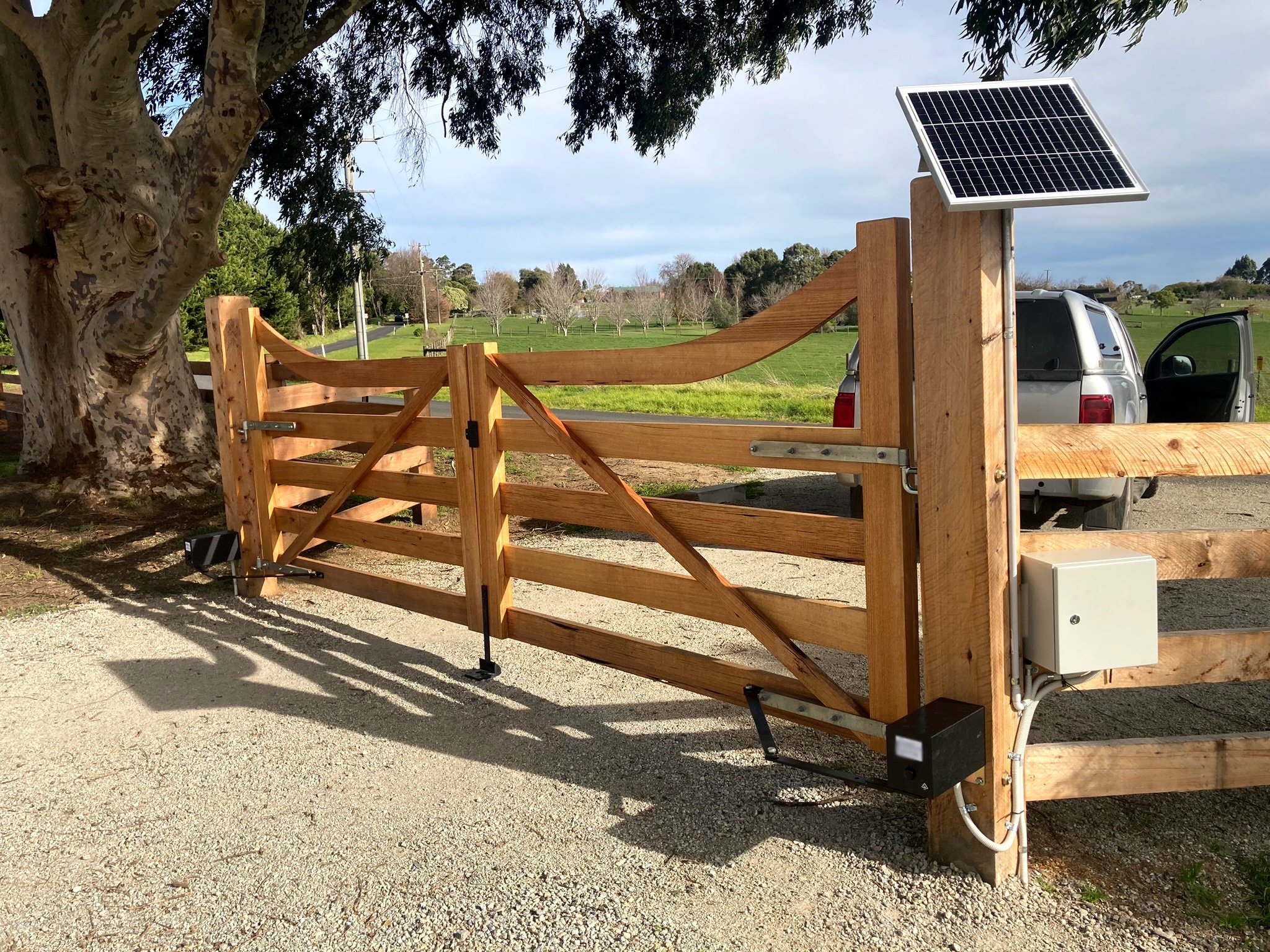 Automated Double Rural Farm Gates.jpg