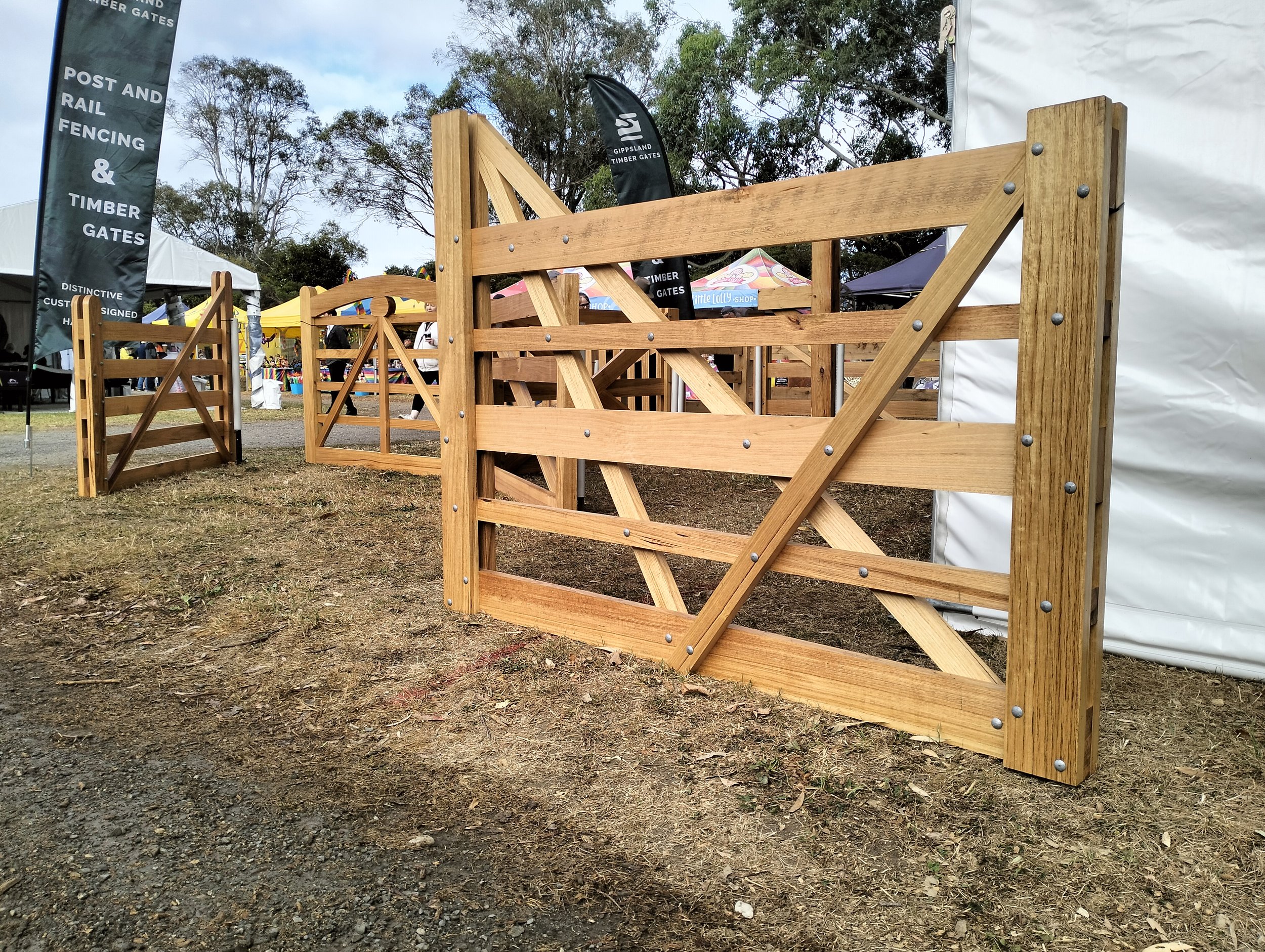 Wooden Gate For Ranches.jpg
