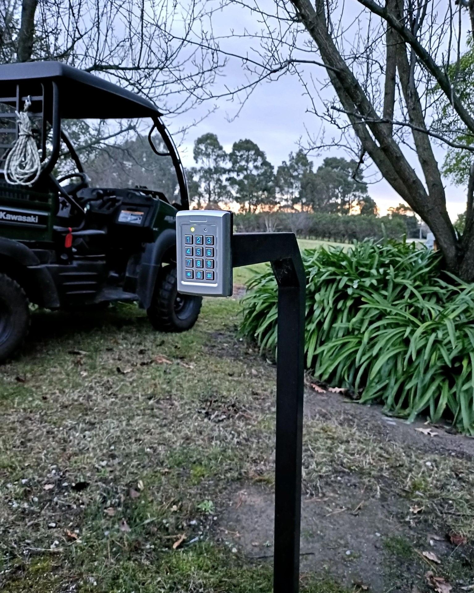 Gate Safety, Security and Access Control
Whether you’re managing a busy commercial site or securing your home, access control and gate safety are essential. These are a few of the solutions we have installed in the past week for automated and