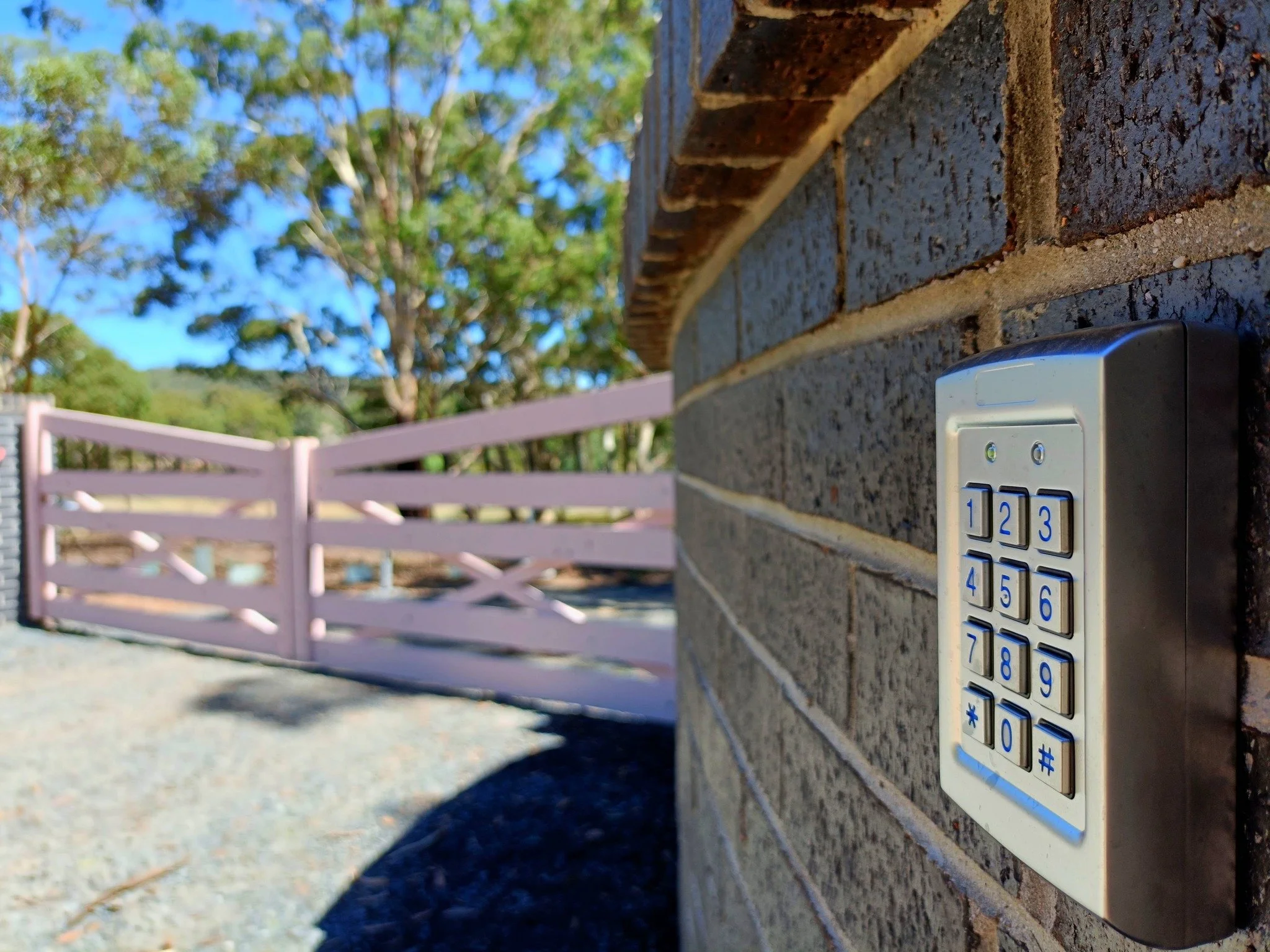 Automated 7.0m set of gates with all the extras

Installed to the customer&rsquo;s existing brick piers for a clean, integrated finish. Manufactured with custom steelwork designed to suit the gate angle and concealed neatly within the gates. 

This s