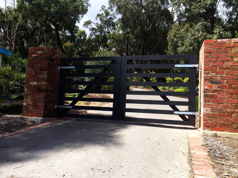 Gippsland Timber Gates, Farm Driveway Gate