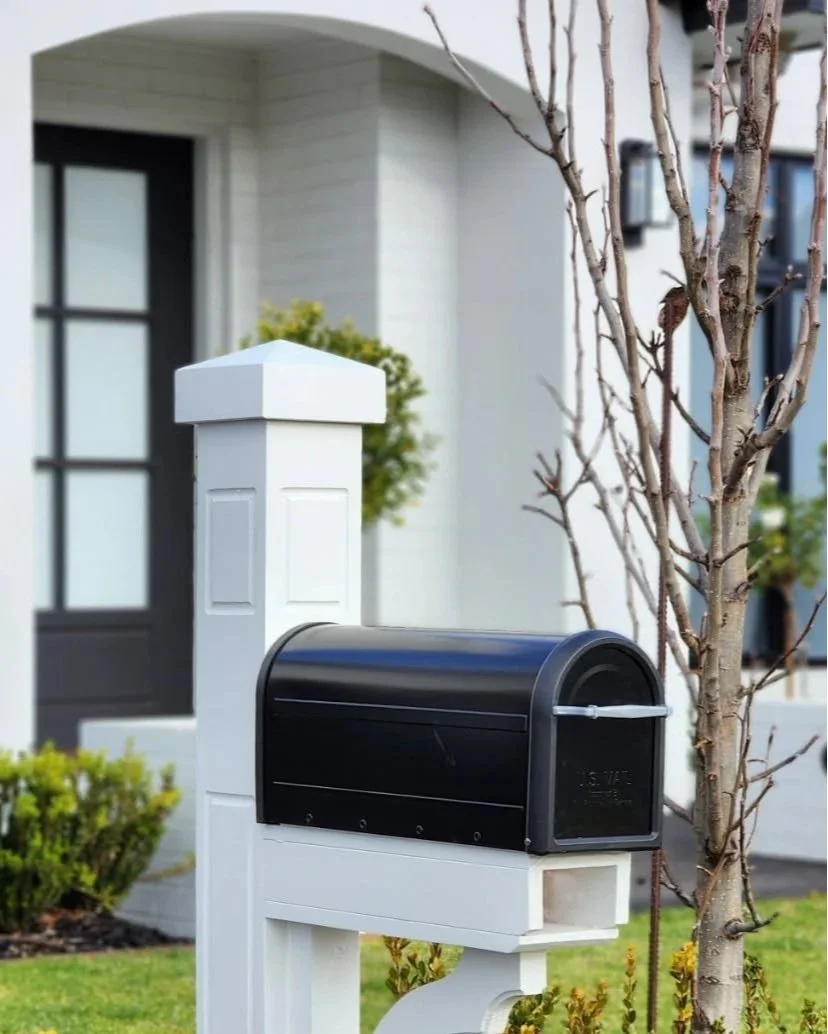 American+US+Mailbox+Post+Stand+Hampton+Style+White+Finish.jpg