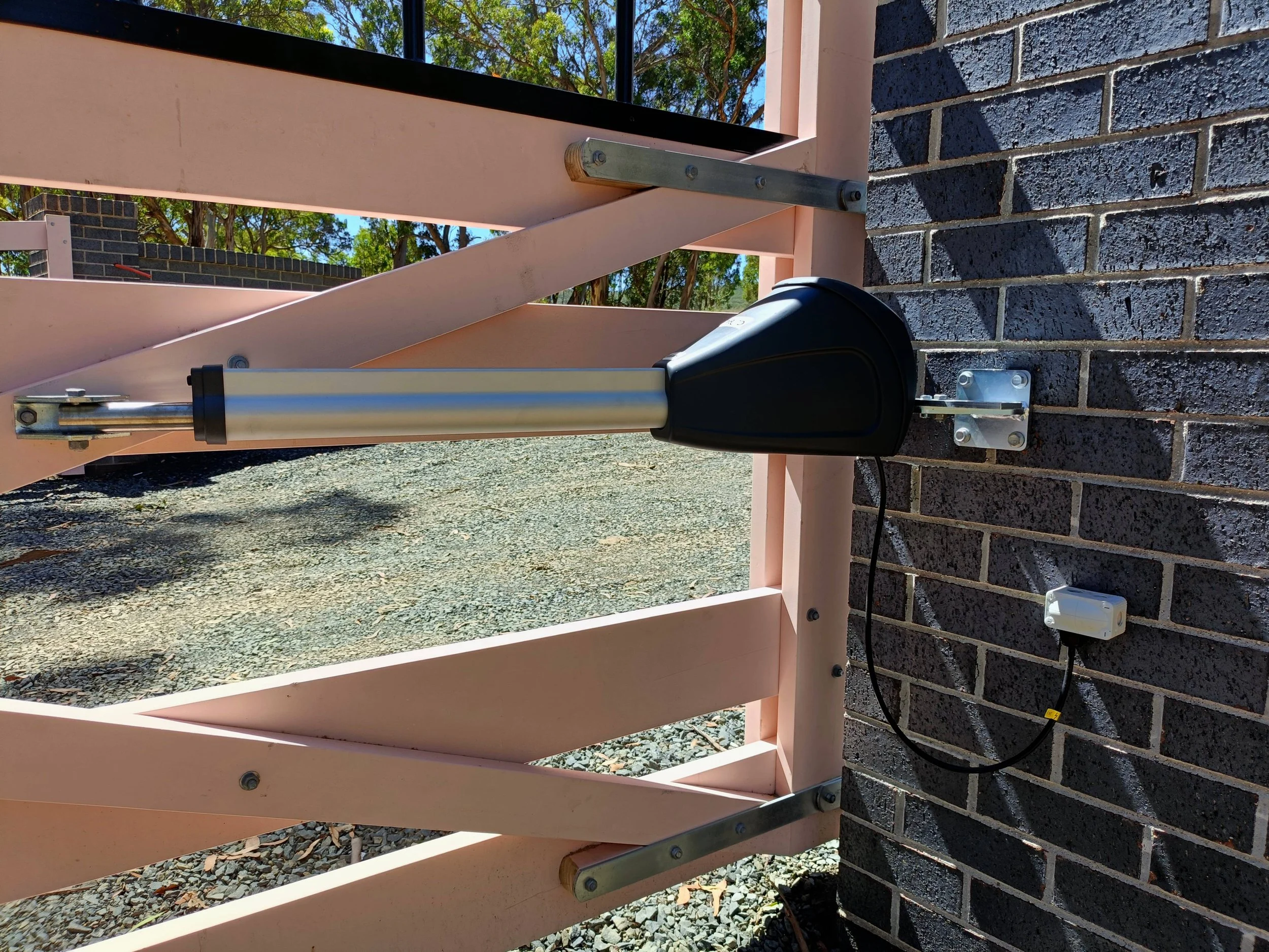 Heavy Duty Timber Gate Automation