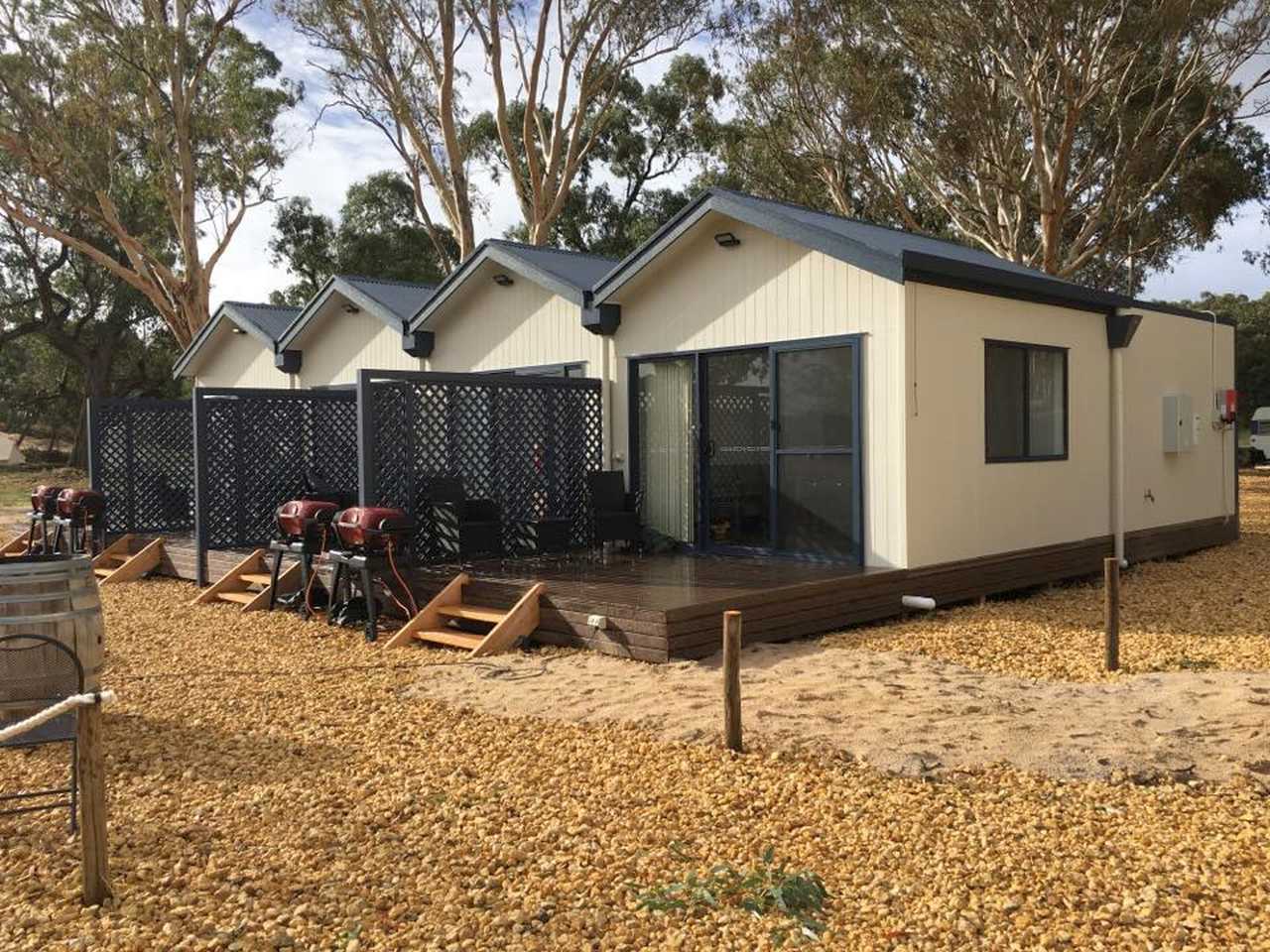 cabins_done_192.jpg