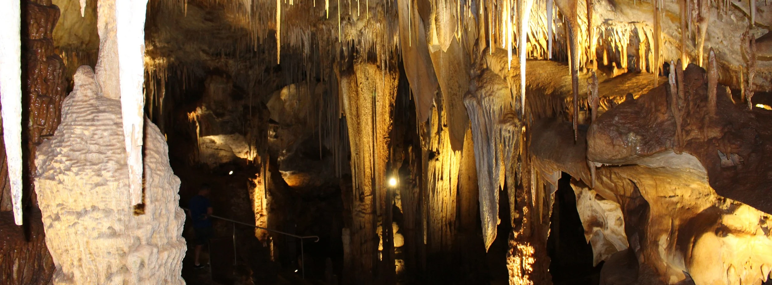 tantanoola-caves1-hero_2500_long_500kb_max.jpg
