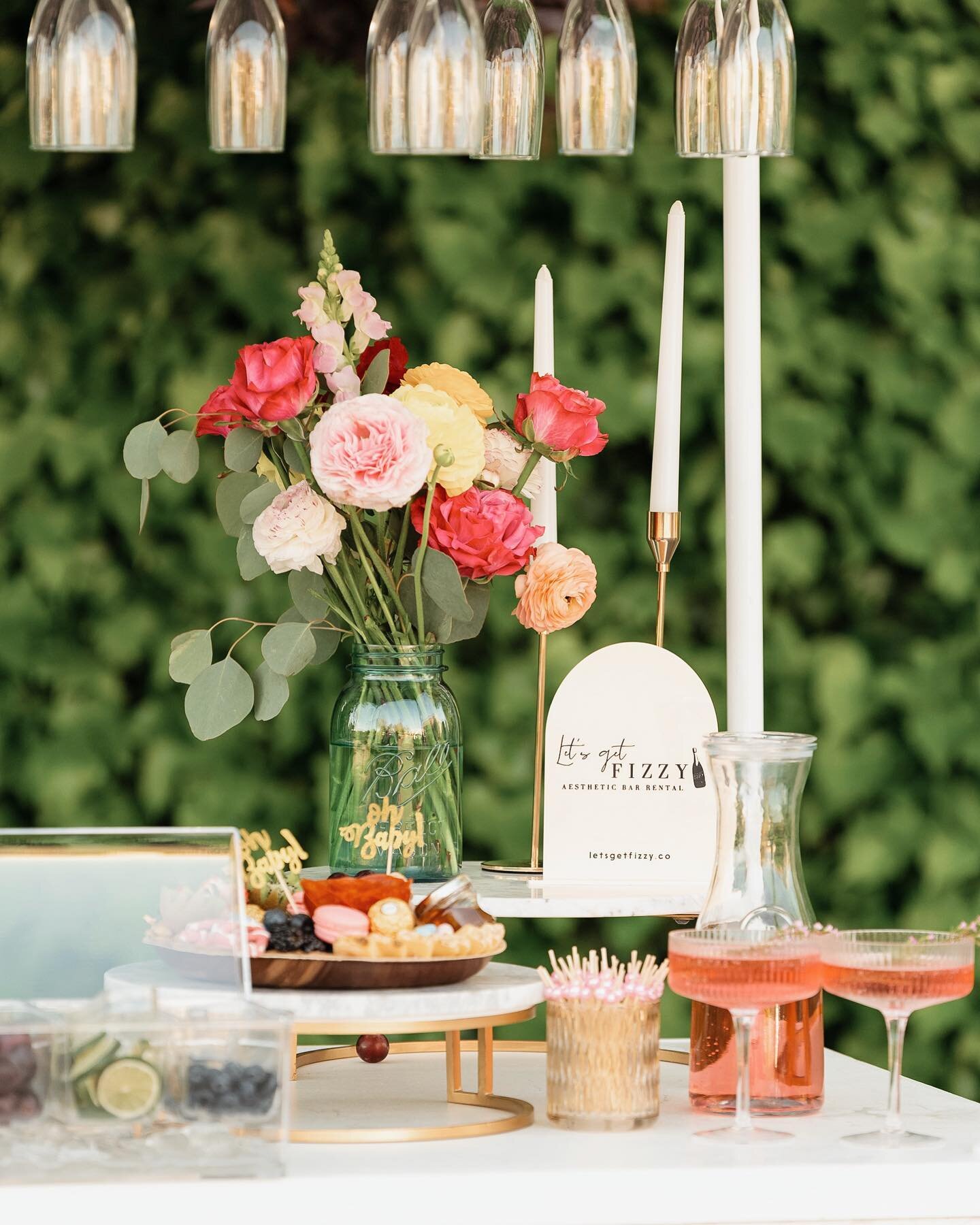 We love a good setup 🙌🏼

Be sure to checkout the amazing businesses that helped spiced up our cart up a bit more ✨ Book them for your next event! 

Floral @blooms.by.bailey.g 
Charcuterie @oakandroses_charcuterie 
Photographer @roaminrog