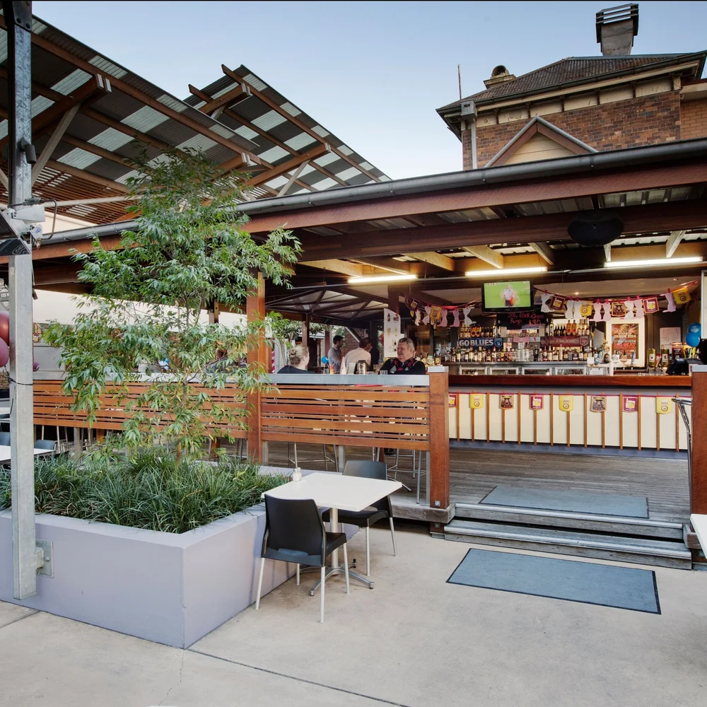 Dining — Breakfast Creek Hotel, Breakfast Creek, QLD