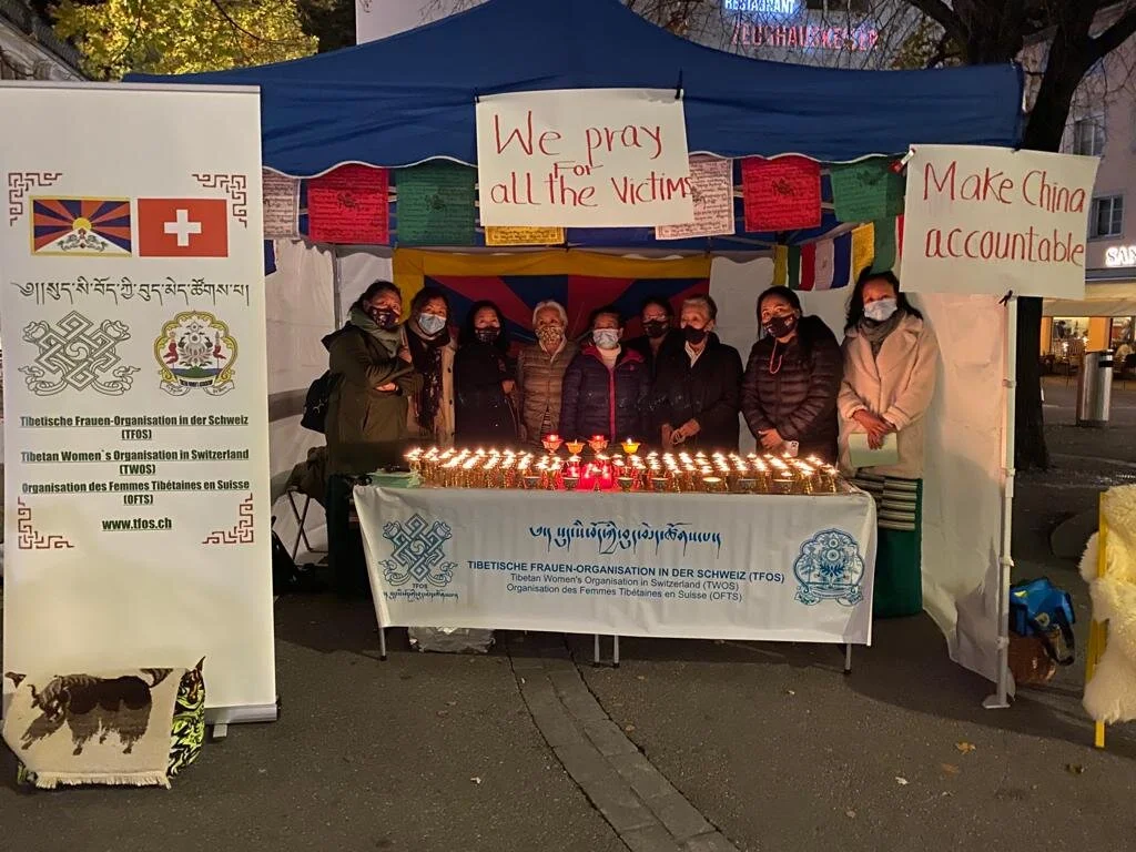 Mahnwache am Paradeplatz