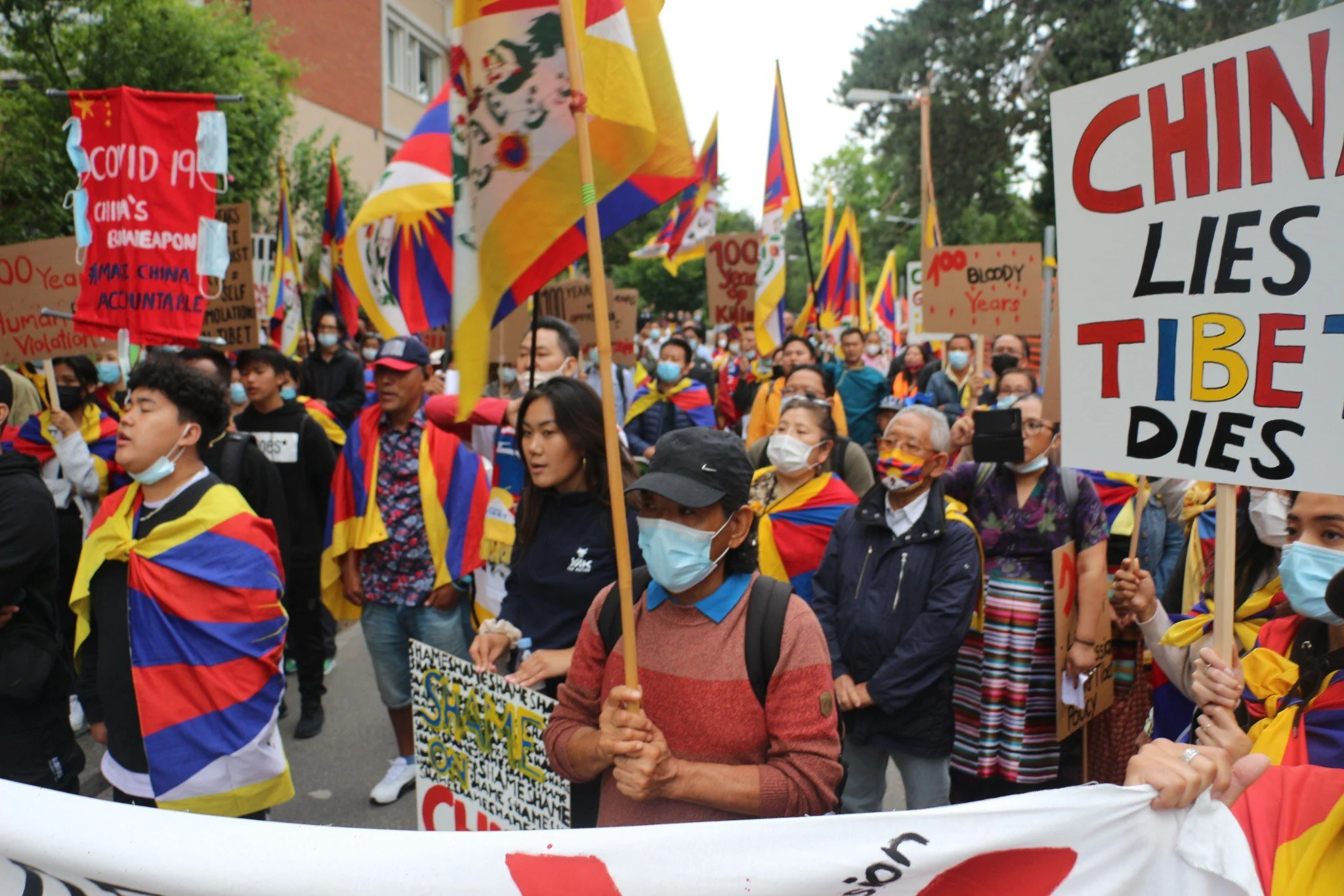 Demonstration in Zürich, Schweiz, gegen den 100. Jahrestag der Kommunistischen Partei Chinas (CCP)