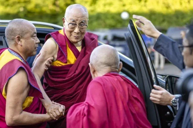Zwischenstopp Seiner Heiligkeit des 14. Dalai Lama in der Schweiz