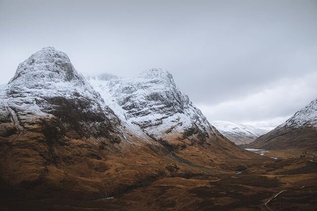 Mountains always make me feel a certain kind of way 🖤