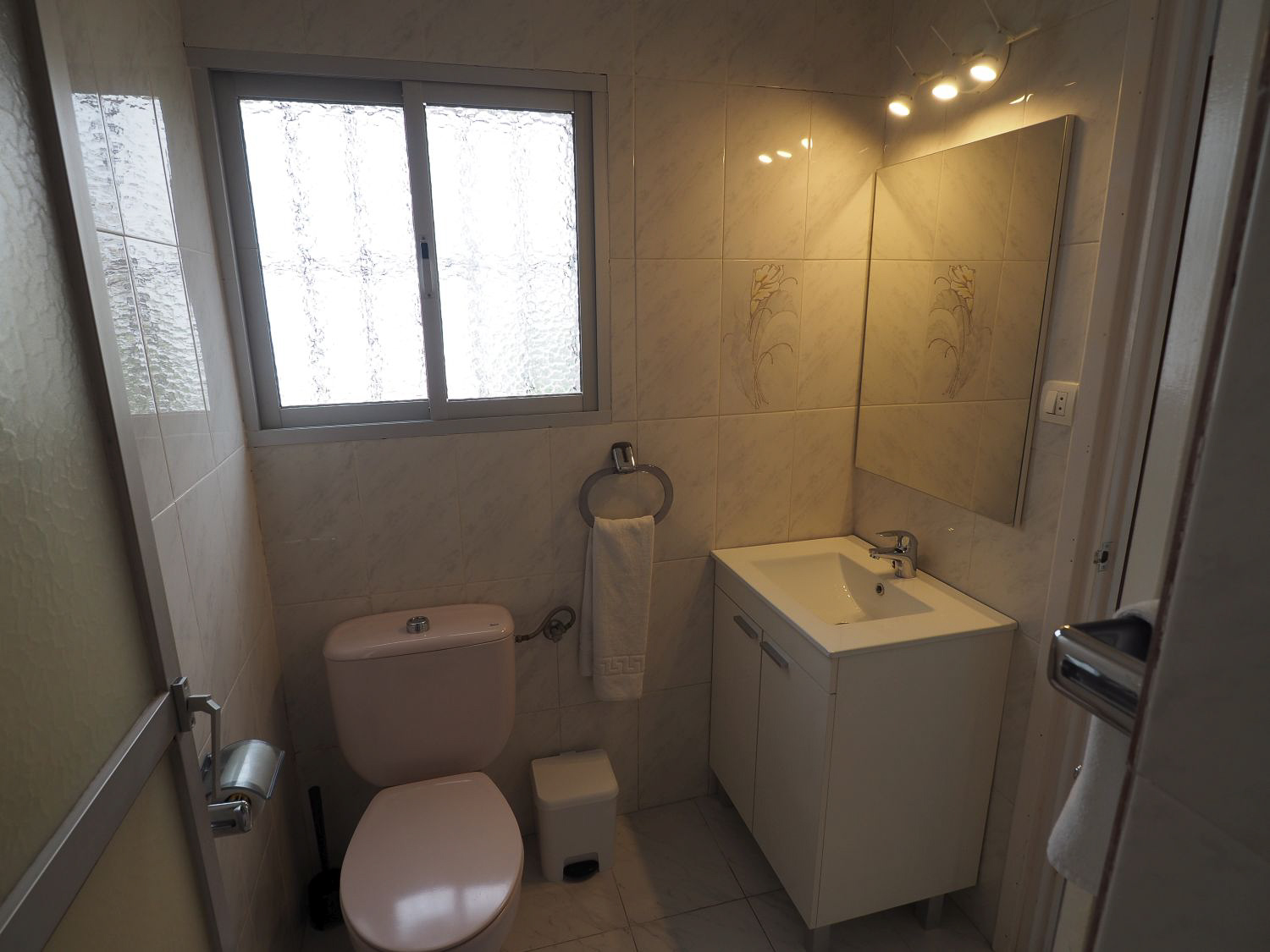 nerja-paradise-rentals-casa-del-barranco-shower-room-1.jpg
