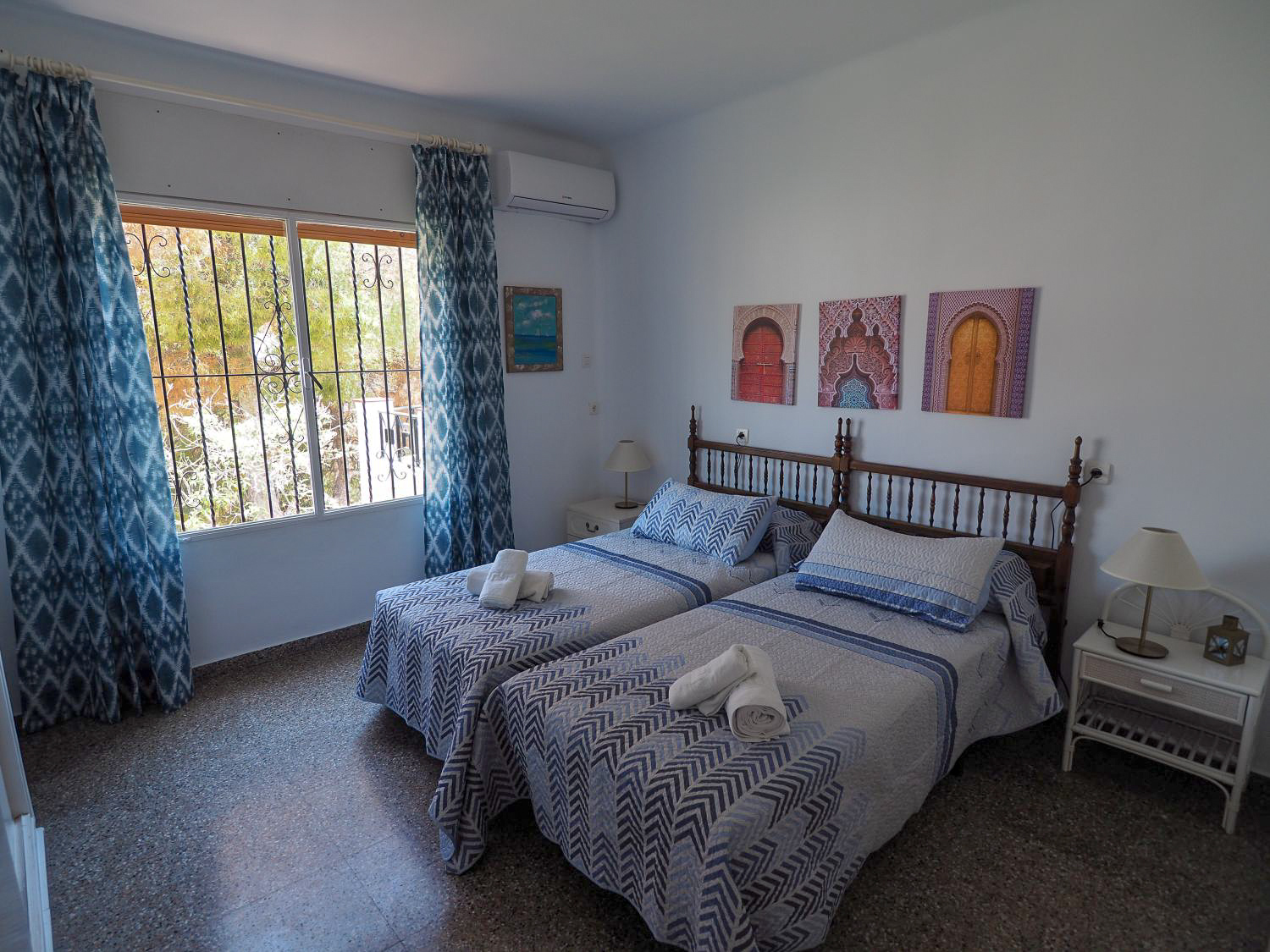nerja-paradise-rentals-casa-del-barranco-twin-bedroom-1.jpg
