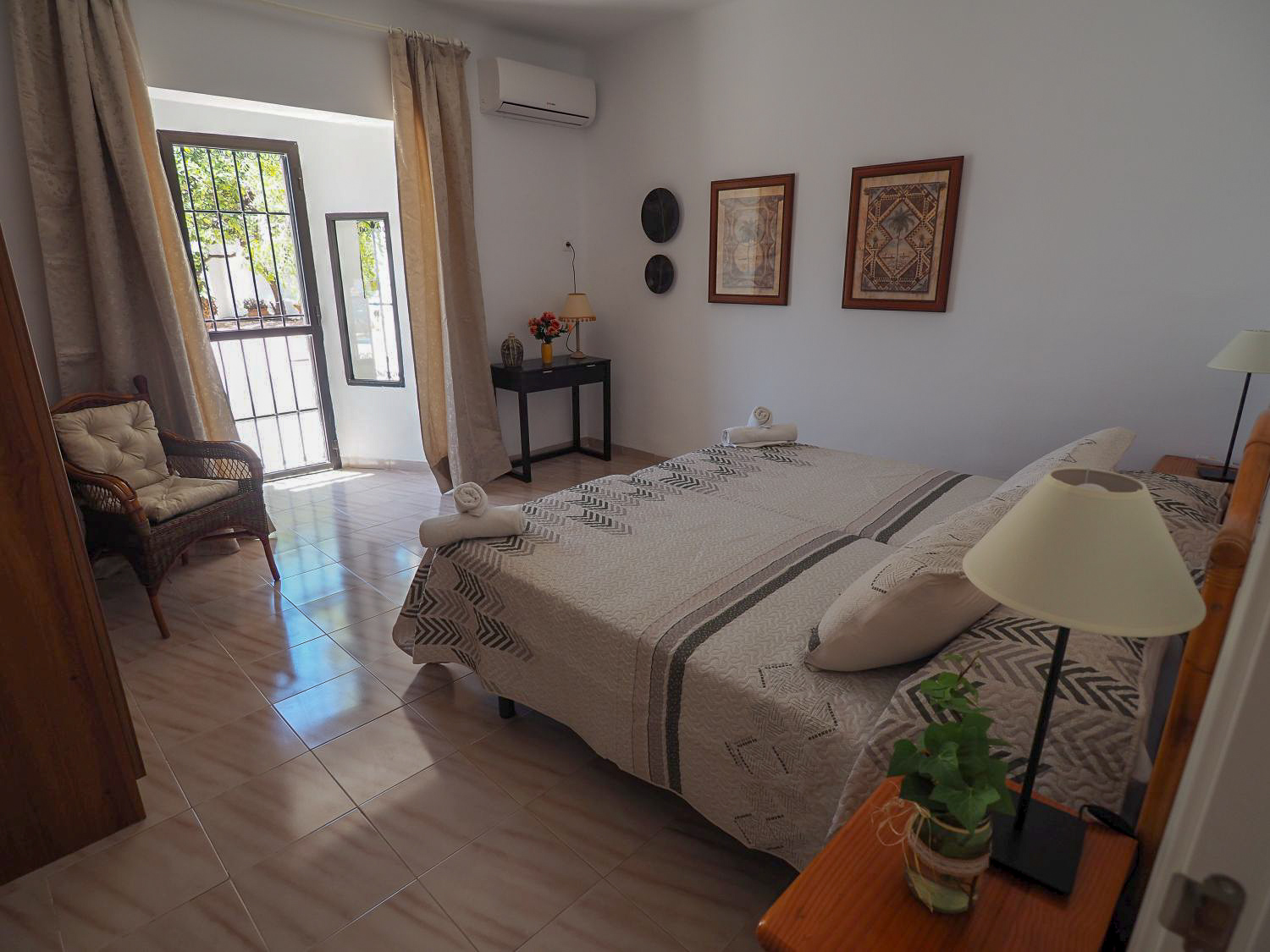 nerja-paradise-rentals-casa-del-barranco-twin-bedroom-5.jpg