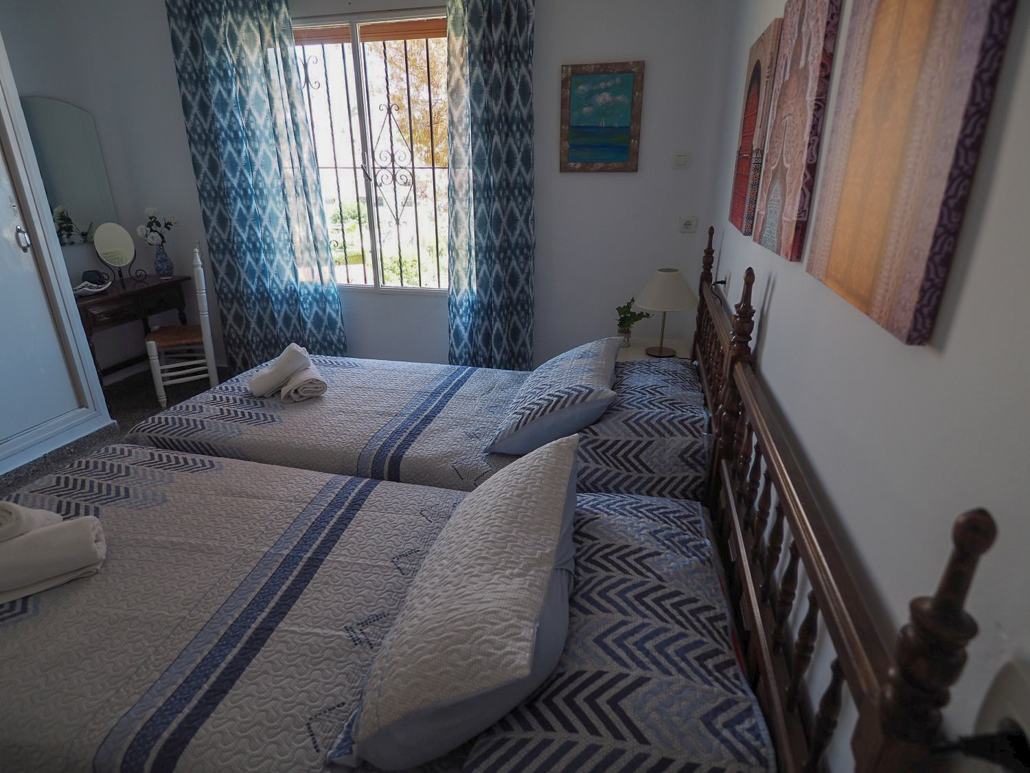 nerja-paradise-rentals-casa-del-barranco-twin-bedroom-8.jpg