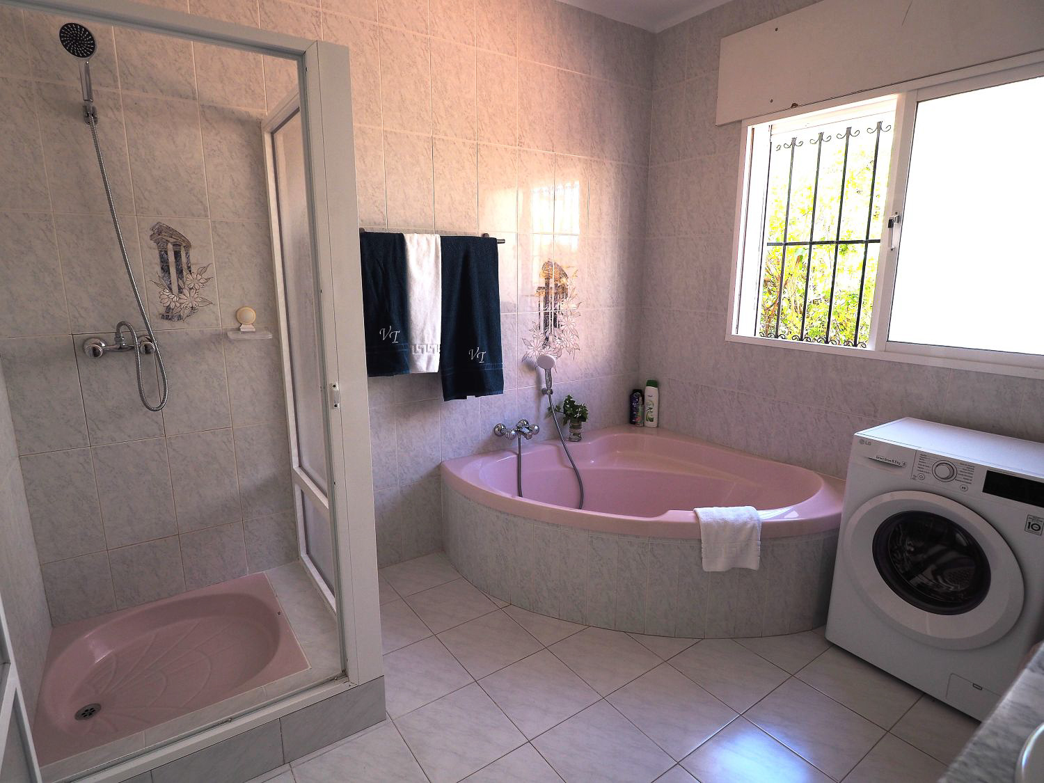 nerja-paradise-rentals-casa-del-barranco-bathroom-3.jpg