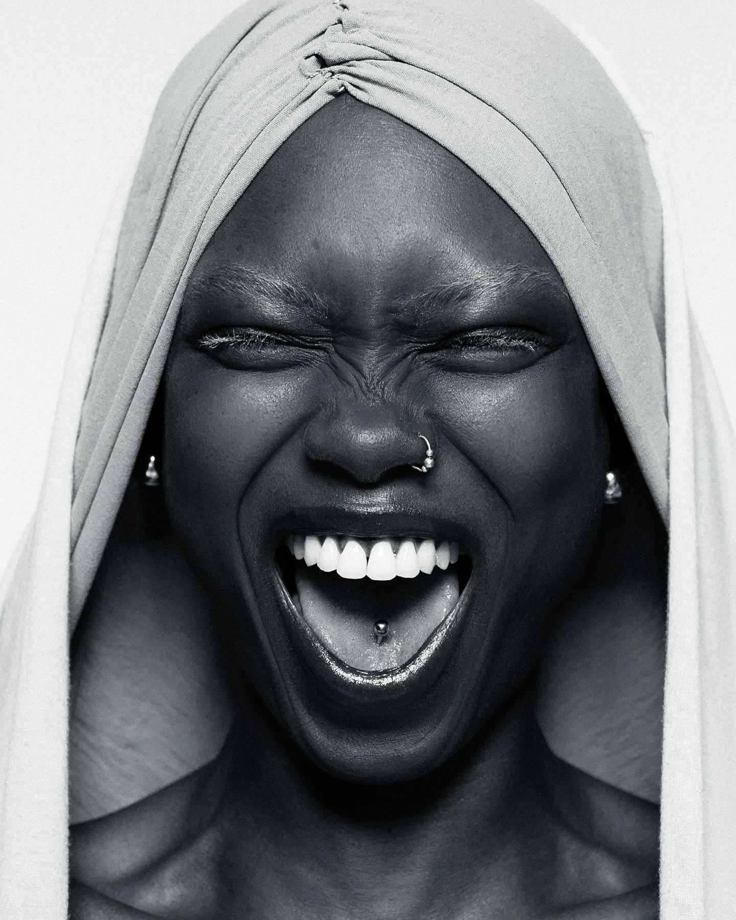 METAMORPH 

One model, countless identities. In this editorial, Tricia transforms completely from hair to makeup, from texture to silhouette. Each look embodies a new character, a different persona.

Online at @mirror_mirror_magazine

Team ❤️

Creati