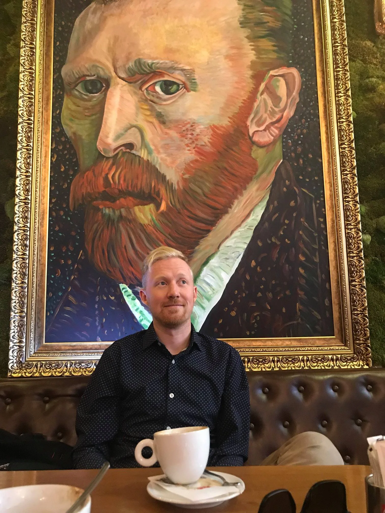 Chilling at the Grand Van Gogh Cafe