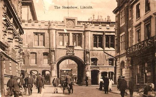 lincoln-stonebow.jpg