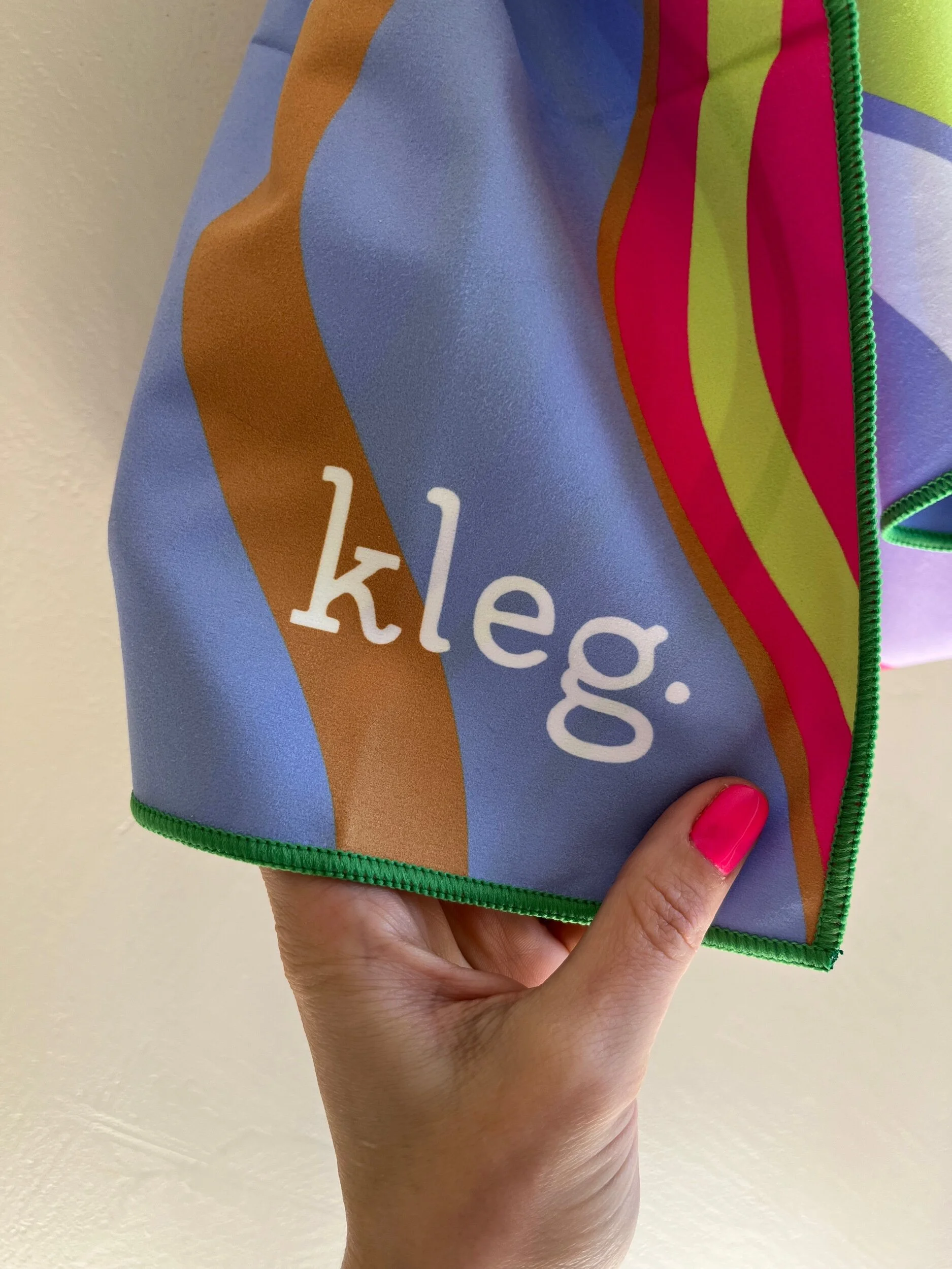 CFD9DEB8-0A77-4F73-915C-A40FFD250F5E