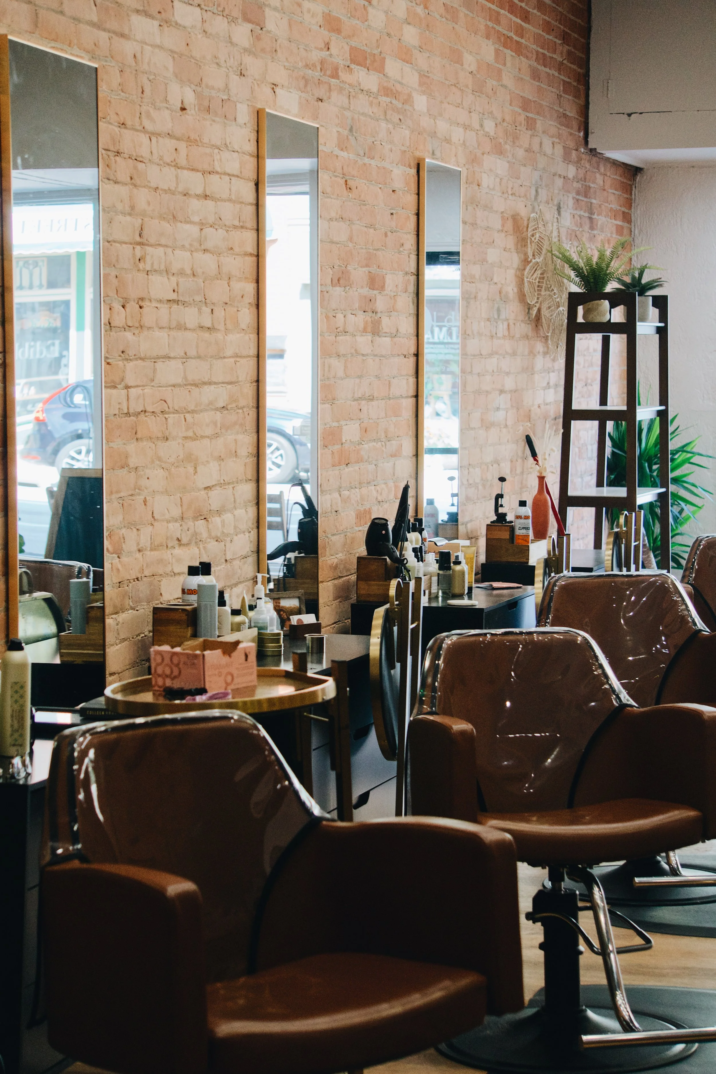 Golden Vanity Salon | Business Builder