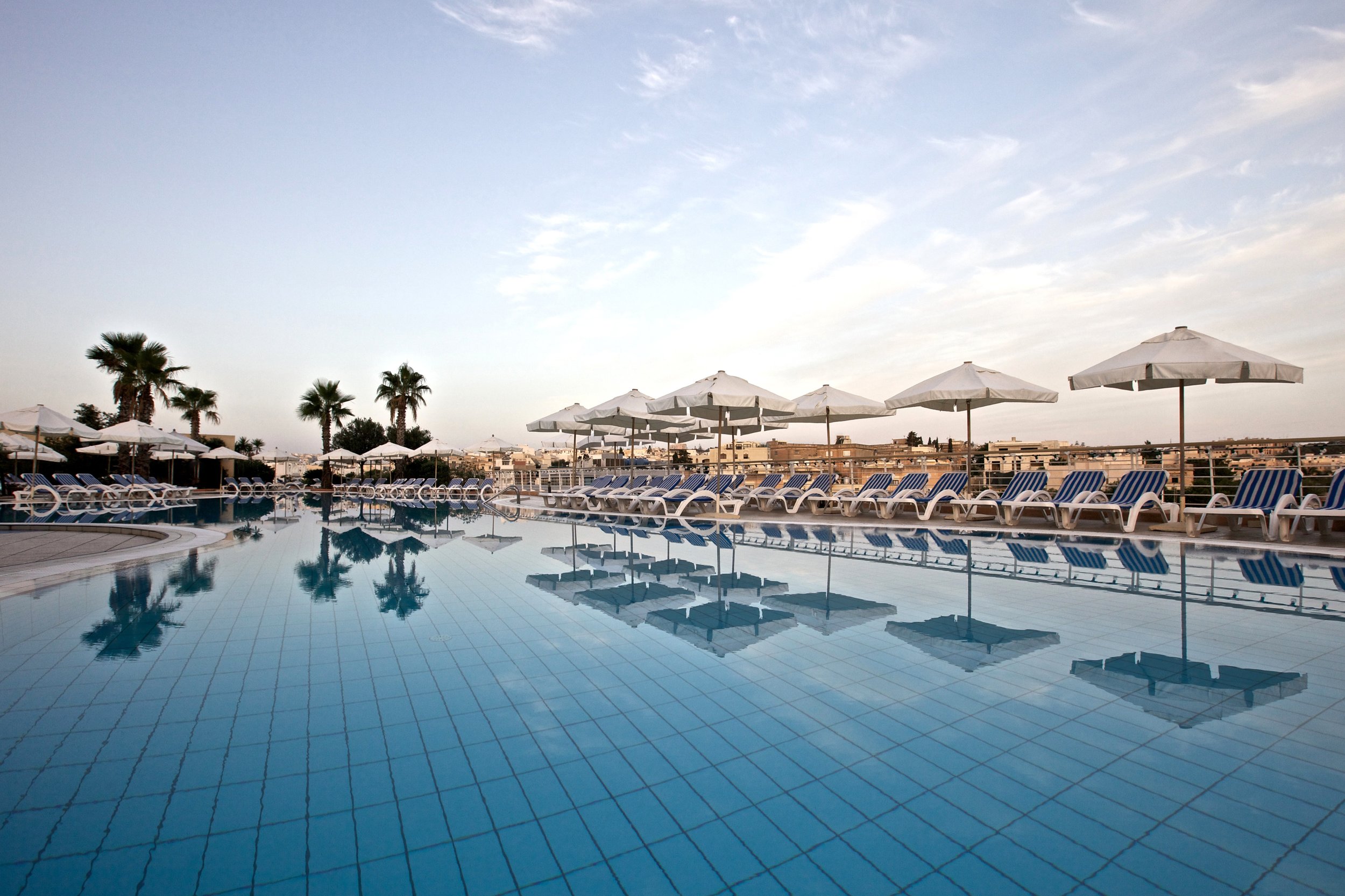 08 - InterContinental Malta - Outdoor Pool.jpg