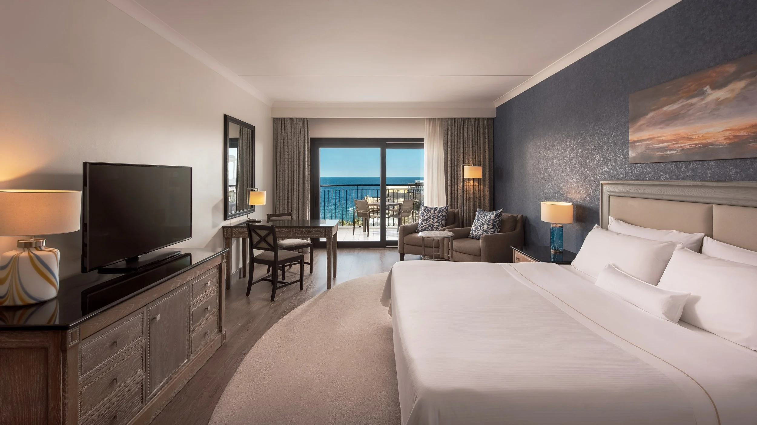 Superior Deluxe Sea View, King Bed.jpg